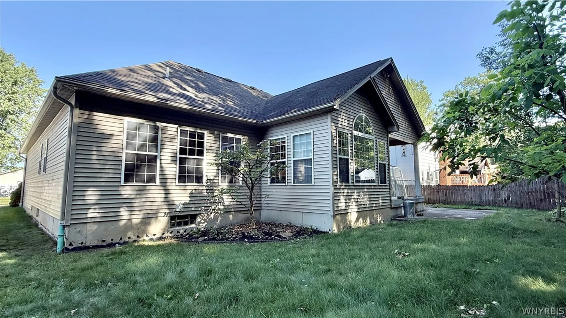 Property at 1142 Bowen Drive, North Tonawanda, NY 14120 33