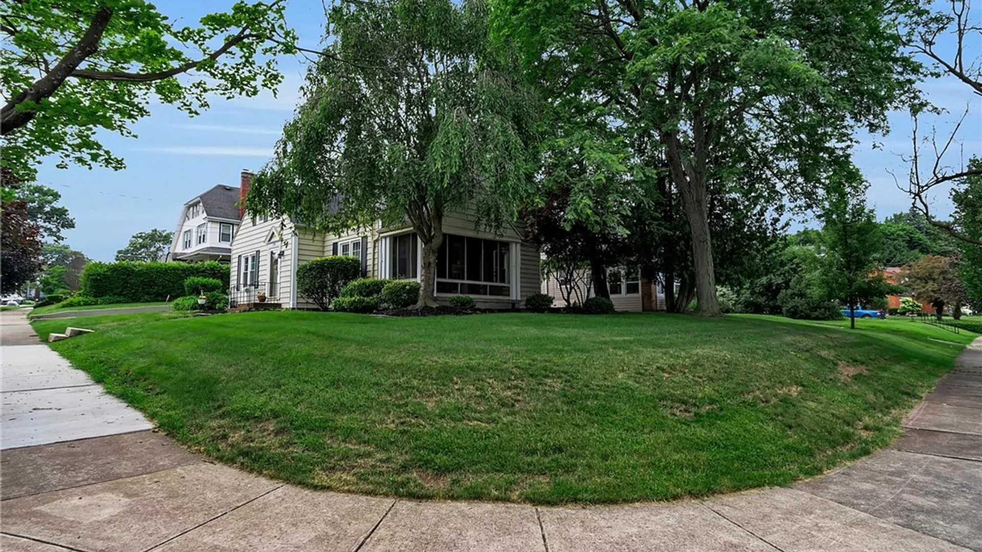 Property at 1230 Wyoming Avenue, Niagara Falls, NY 14305 4