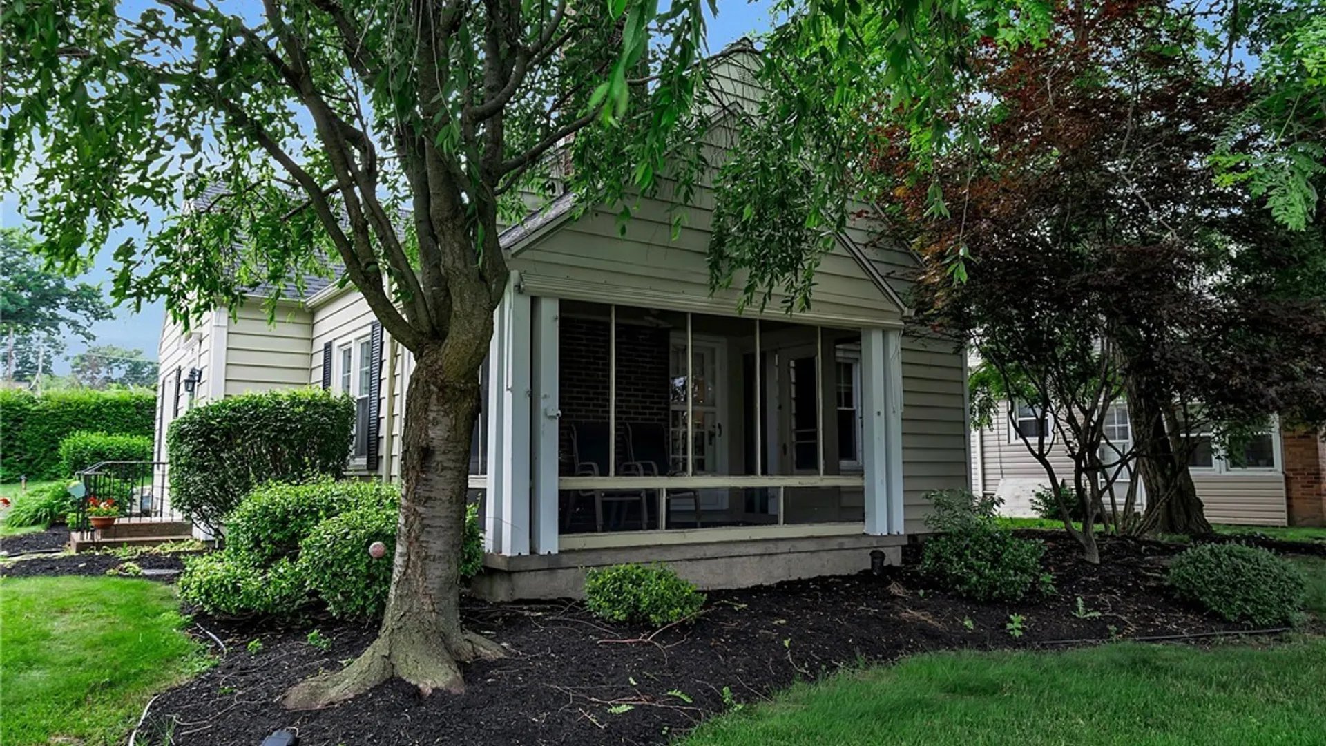 Property at 1230 Wyoming Avenue, Niagara Falls, NY 14305 5