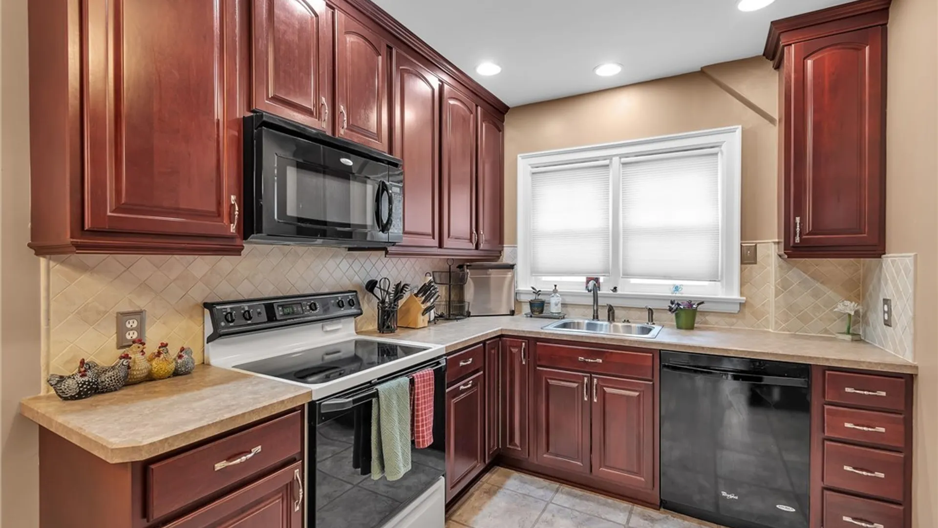Property at 1230 Wyoming Avenue, Niagara Falls, NY 14305 9