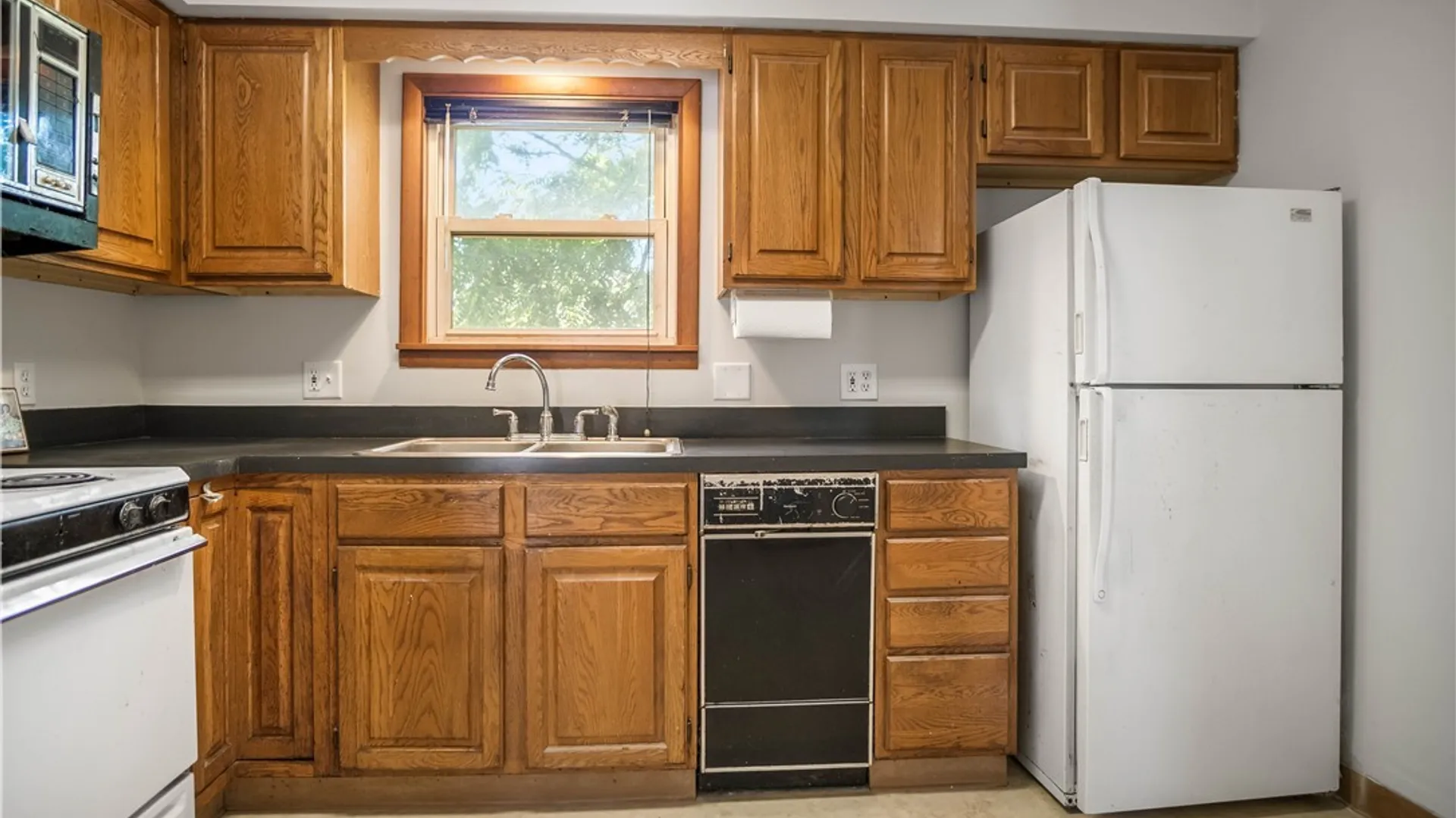 Property at 1860 Linwood Avenue, Niagara Falls, NY 14305 22