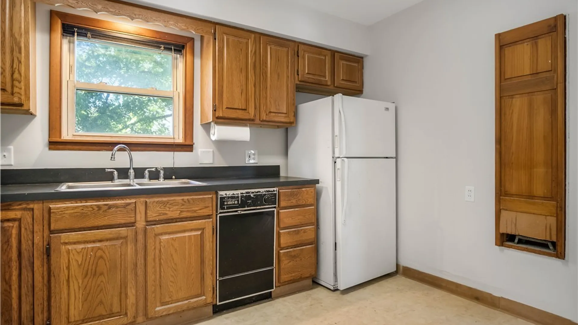 Property at 1860 Linwood Avenue, Niagara Falls, NY 14305 23