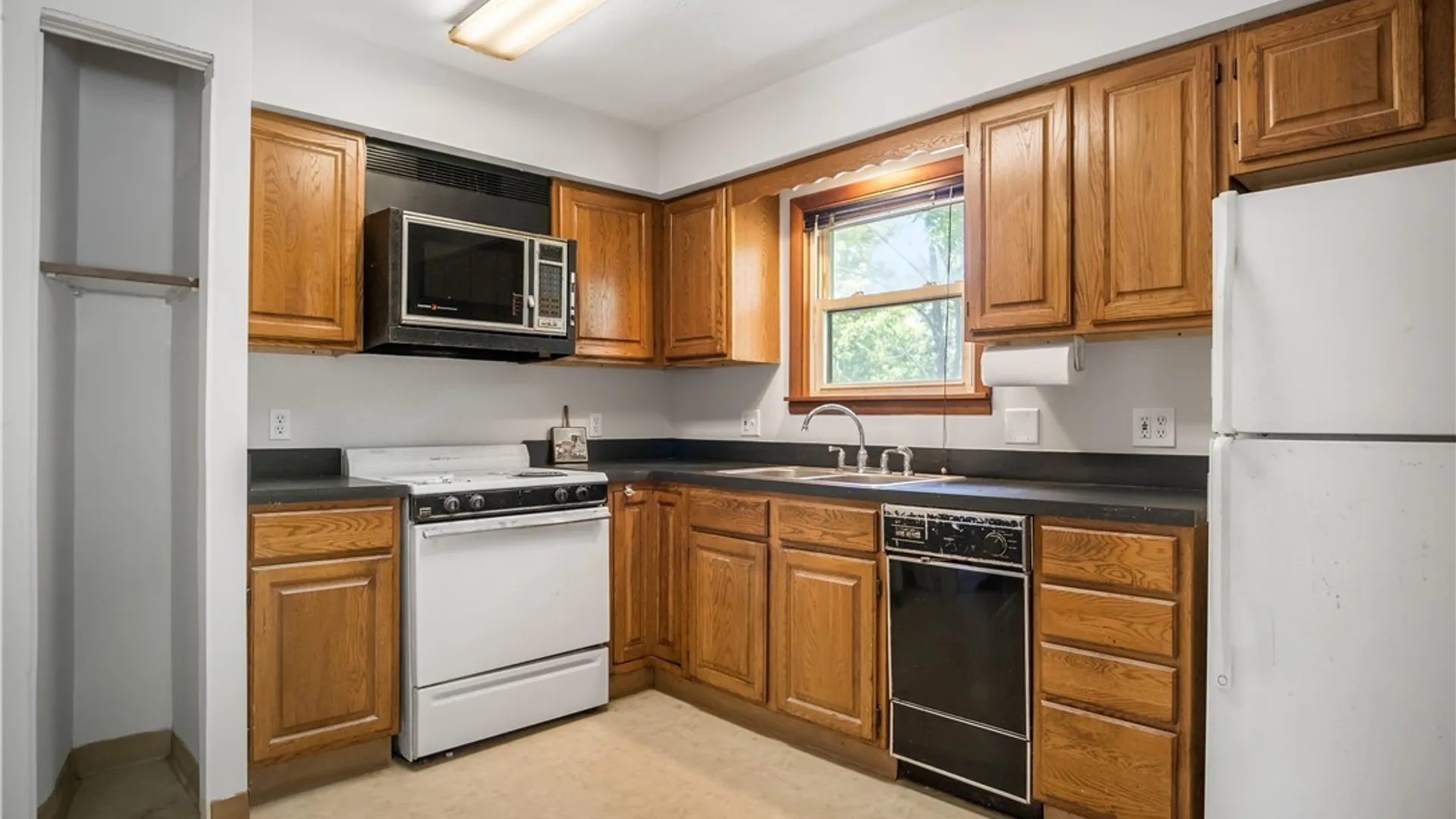 Property at 1860 Linwood Avenue, Niagara Falls, NY 14305 24