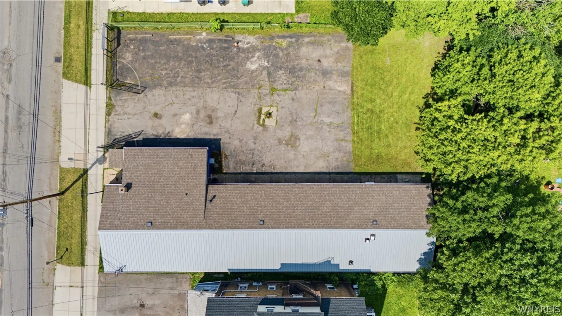 Property at 2318 Niagara Street, Niagara Falls, NY 14303 8