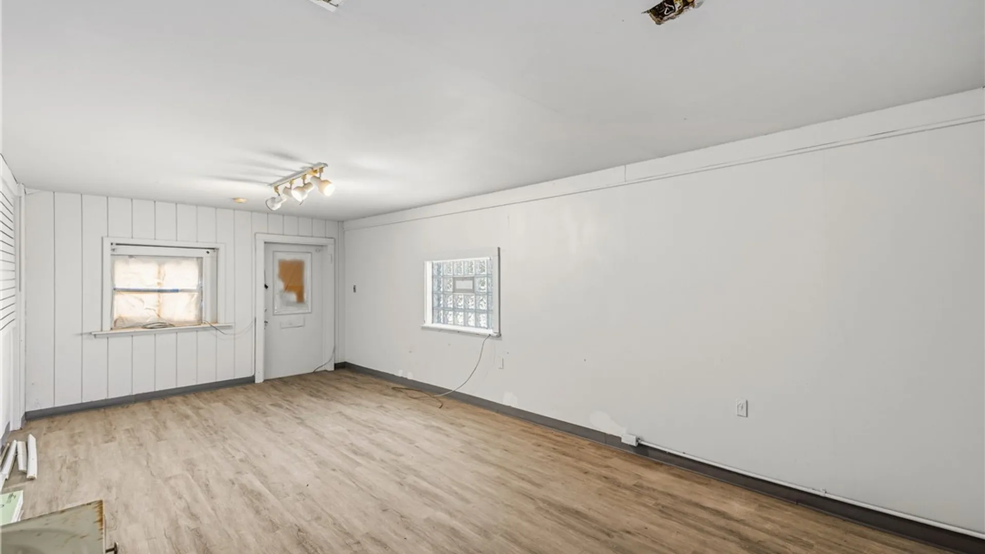 Property at 2318 Niagara Street, Niagara Falls, NY 14303 31