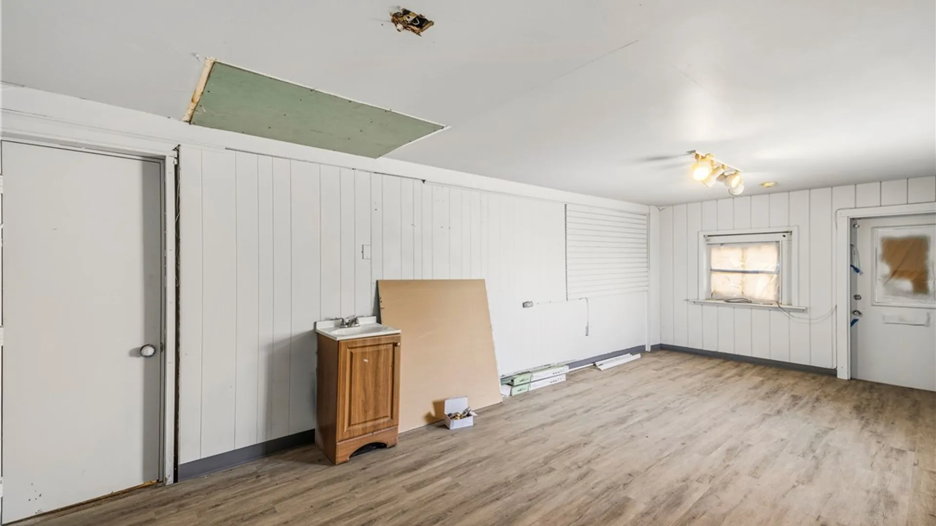 Property at 2318 Niagara Street, Niagara Falls, NY 14303 32