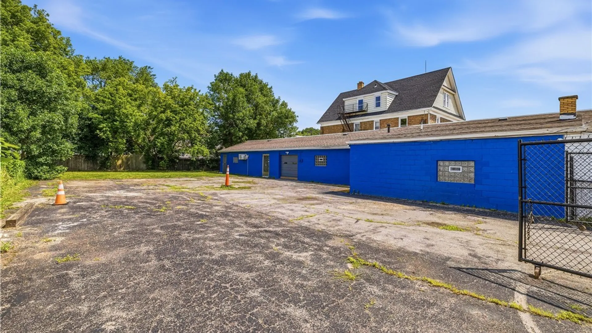 Property at 2318 Niagara Street, Niagara Falls, NY 14303 4