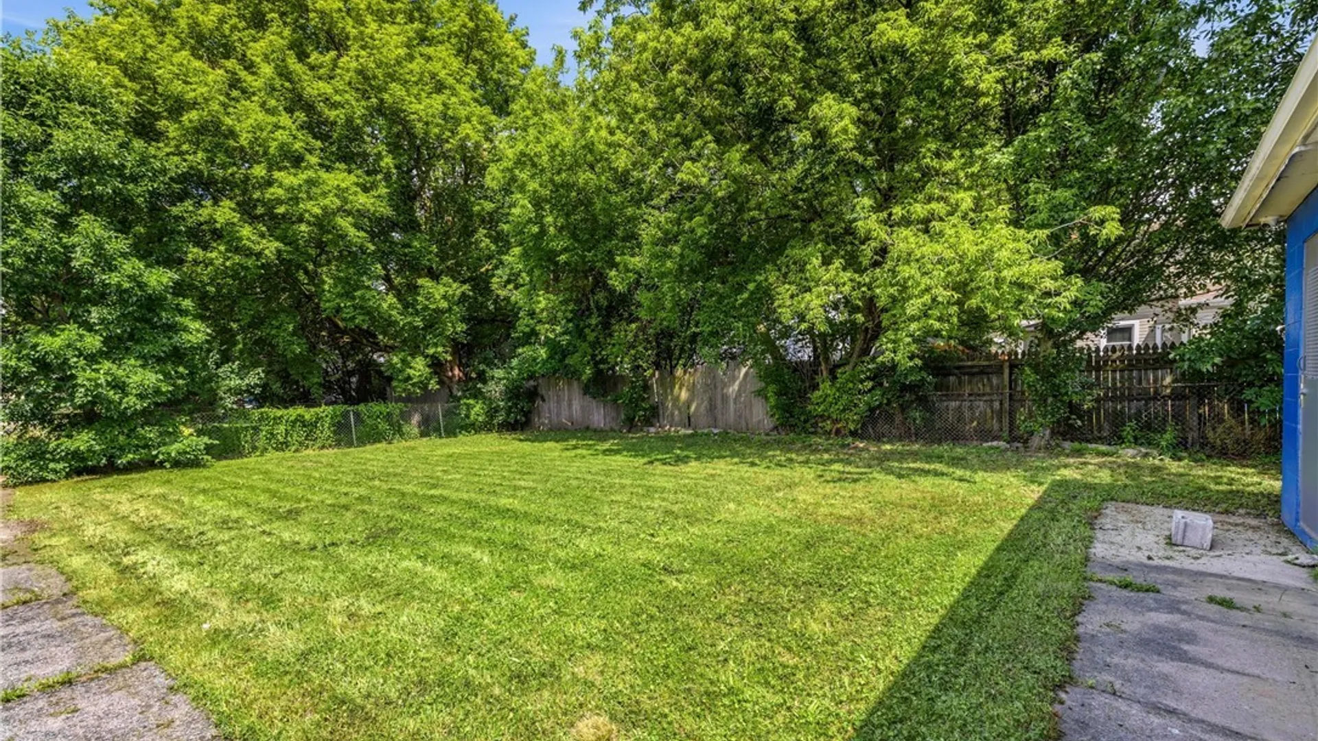 Property at 2318 Niagara Street, Niagara Falls, NY 14303 5