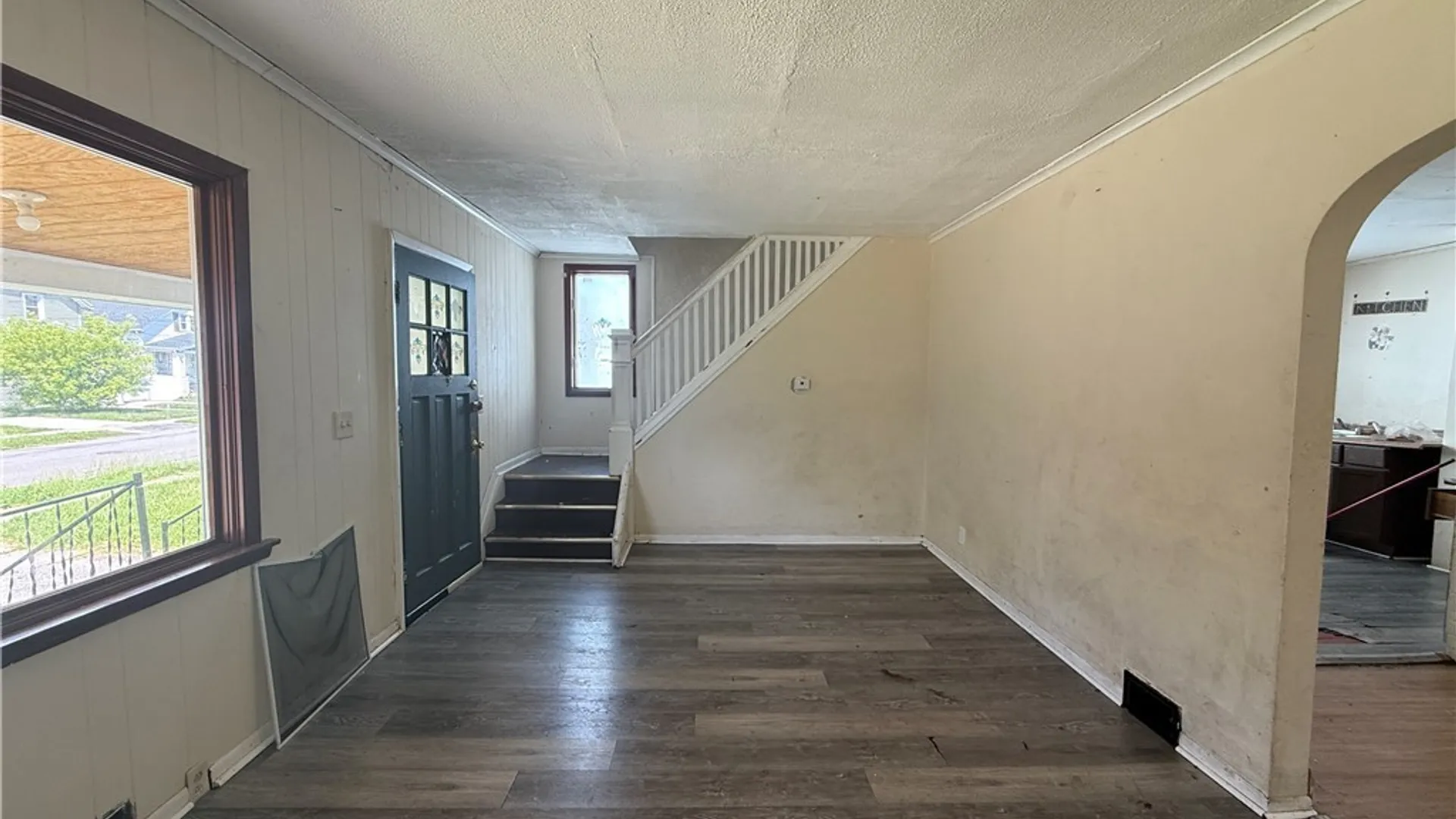 Property at 445 Shirley Avenue, Buffalo, NY 14215 4