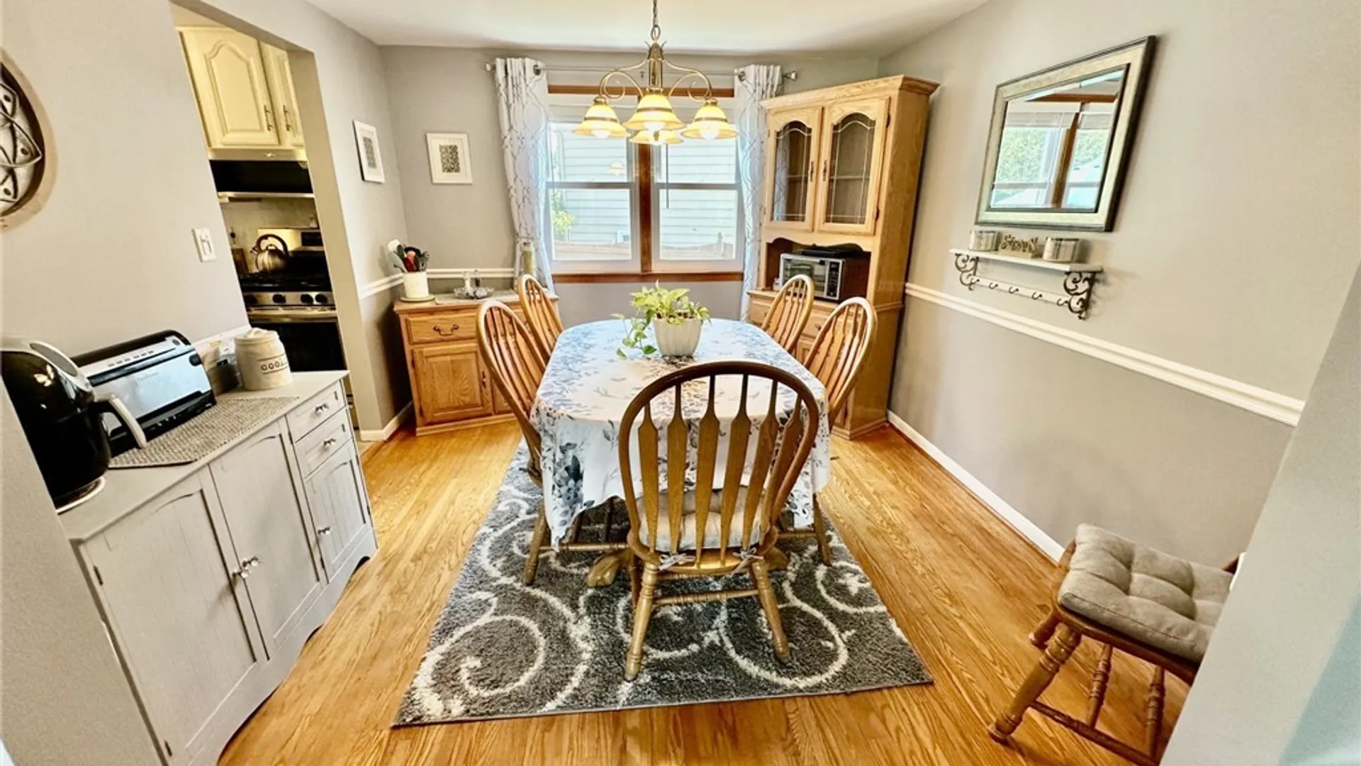 Property at 573 Columbia Avenue, Lancaster, NY 14043 11
