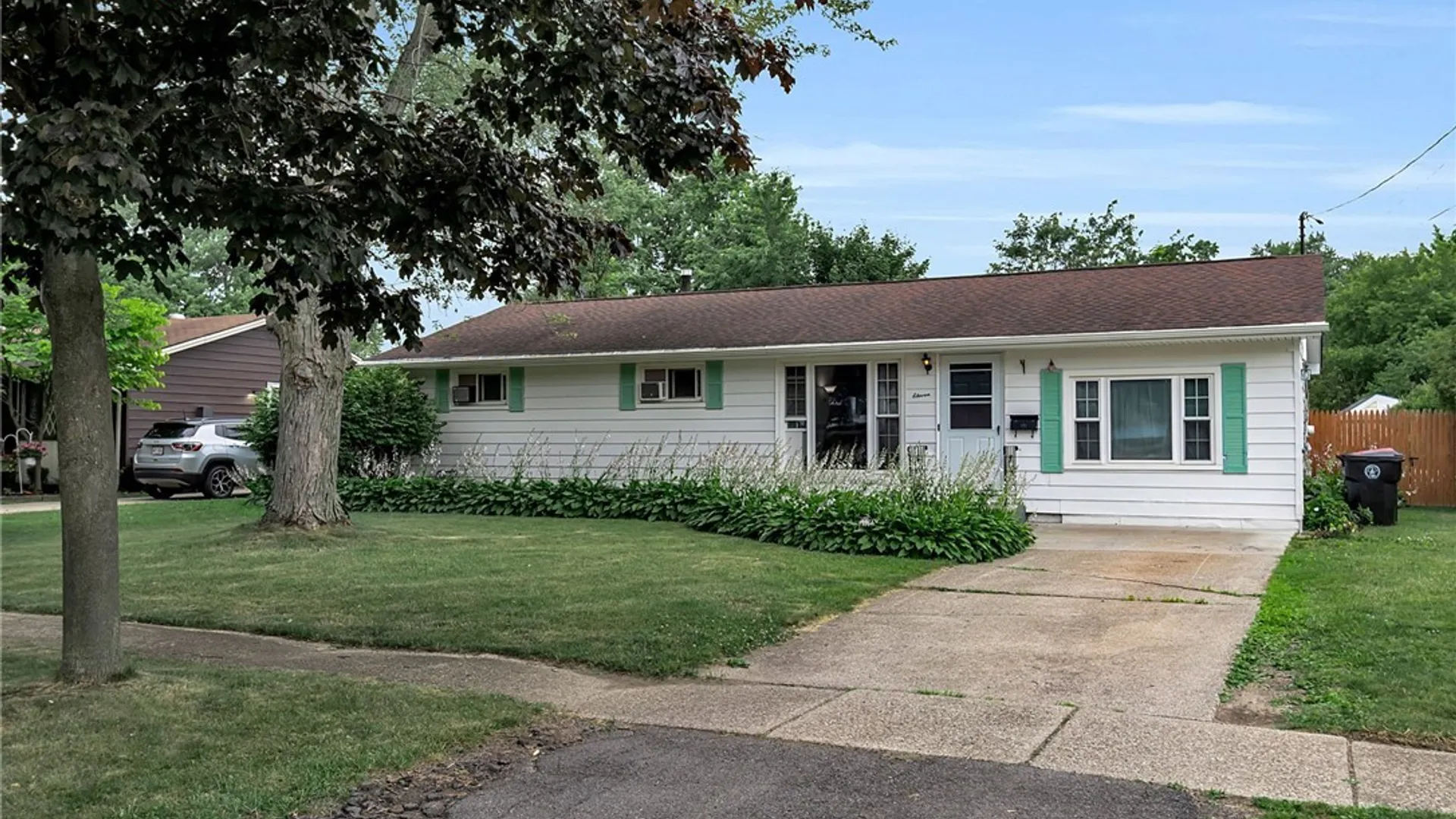Property at 11 Ashley Drive, Lancaster, NY 14086 25
