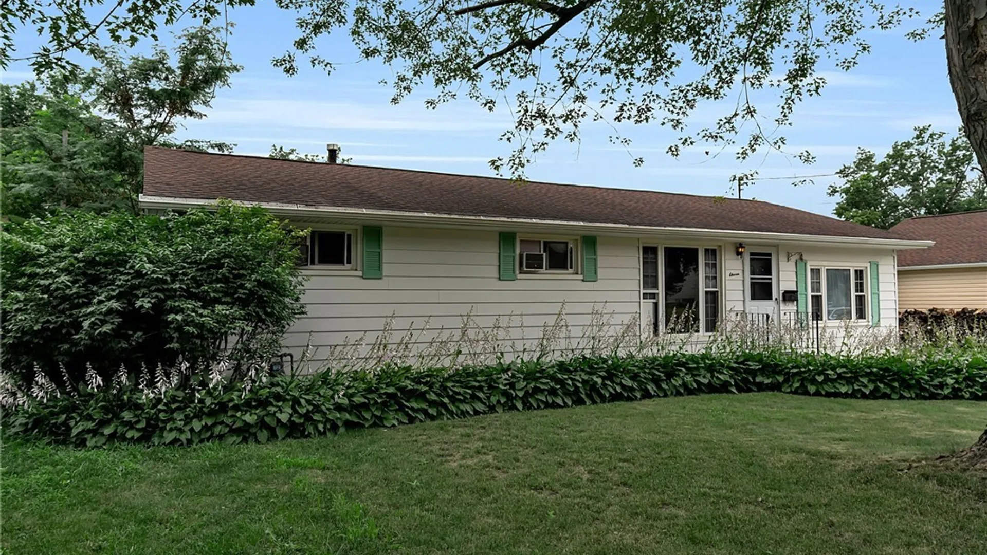 Property at 11 Ashley Drive, Lancaster, NY 14086 26