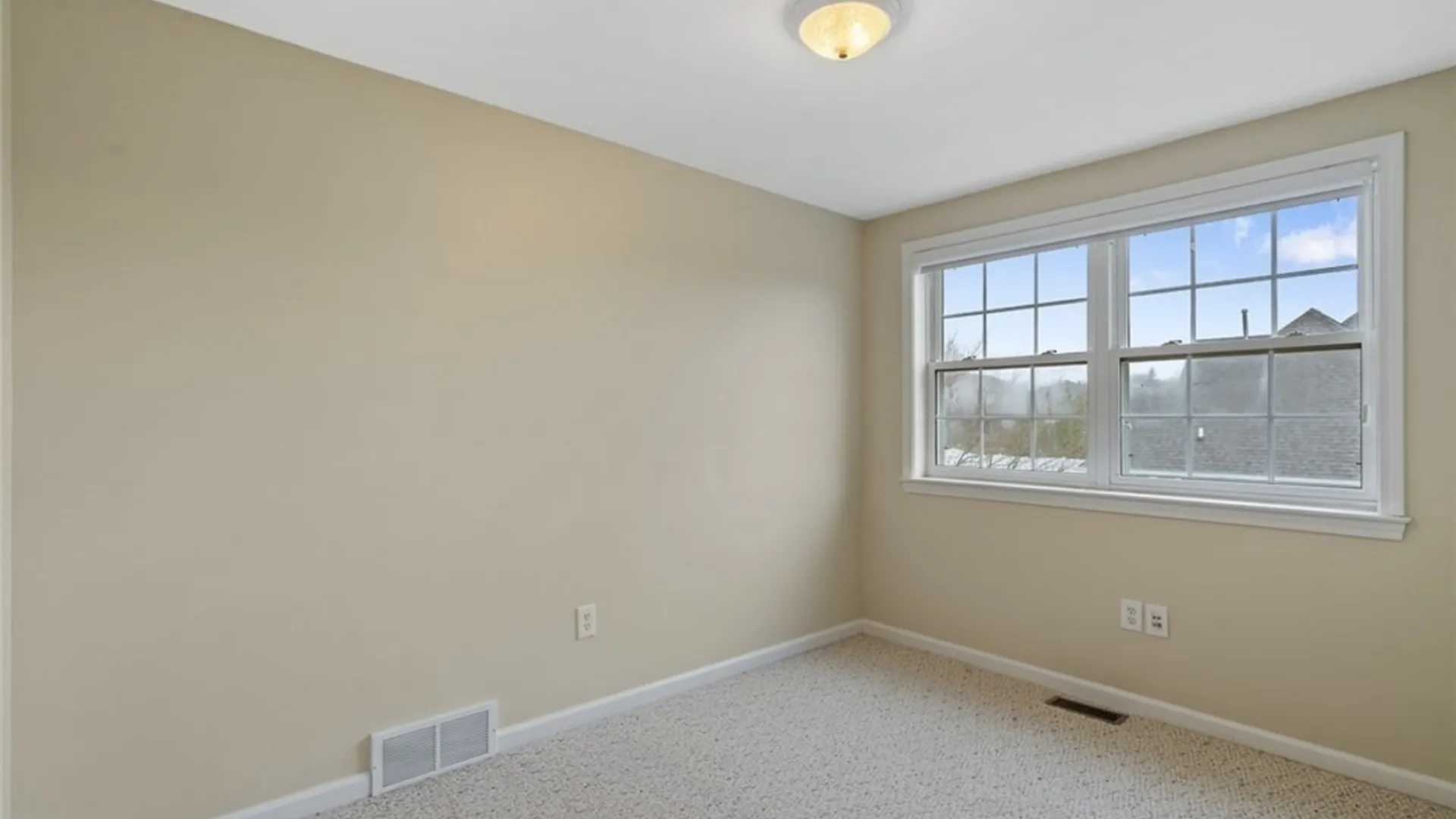 Property at 7541 Plum Hollow Circle, Clay, NY 13090 32