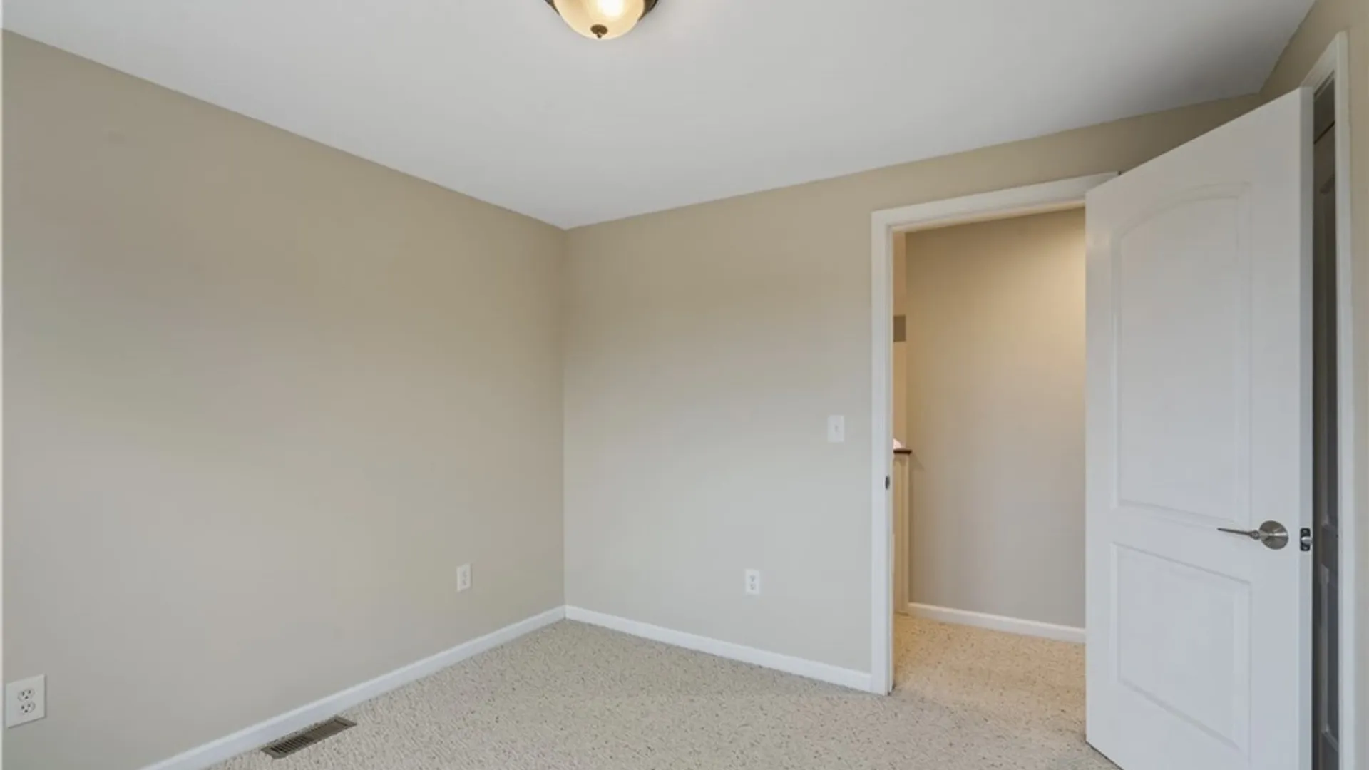 Property at 7541 Plum Hollow Circle, Clay, NY 13090 34