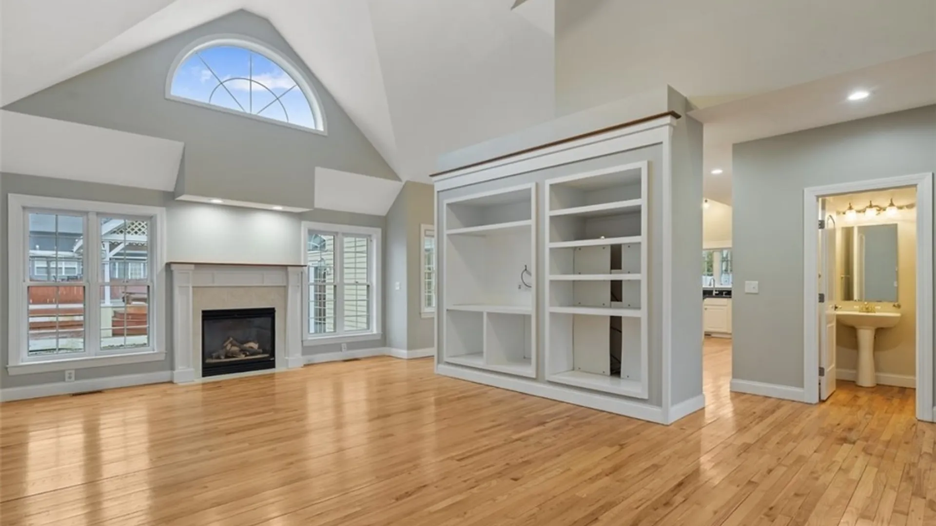 Property at 7541 Plum Hollow Circle, Clay, NY 13090 5