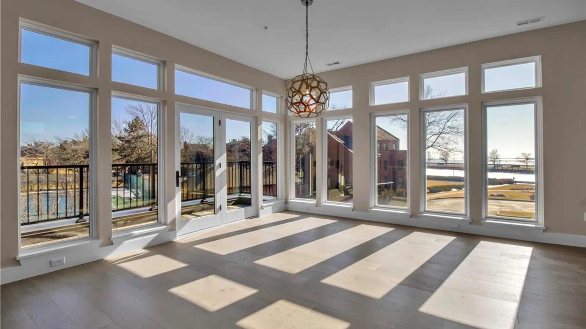 Property at 272 Lakefront Boulevard, Buffalo, NY 14202 6