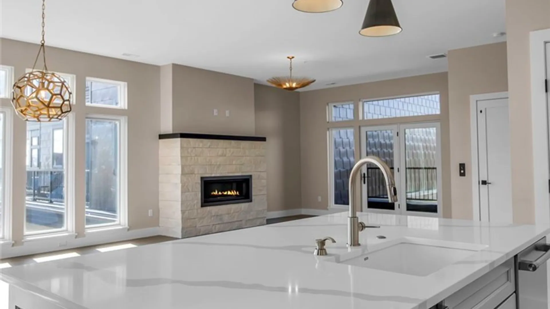Property at 272 Lakefront Boulevard, Buffalo, NY 14202 15