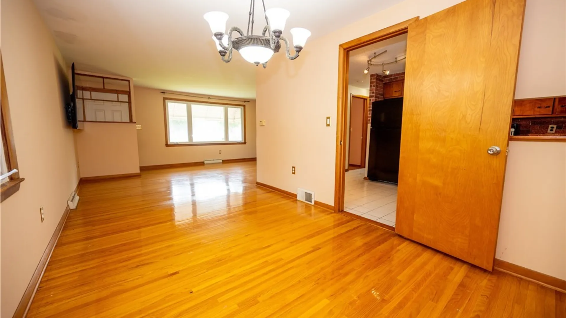 Property at 200 Margaret Road, Amherst, NY 14226 15