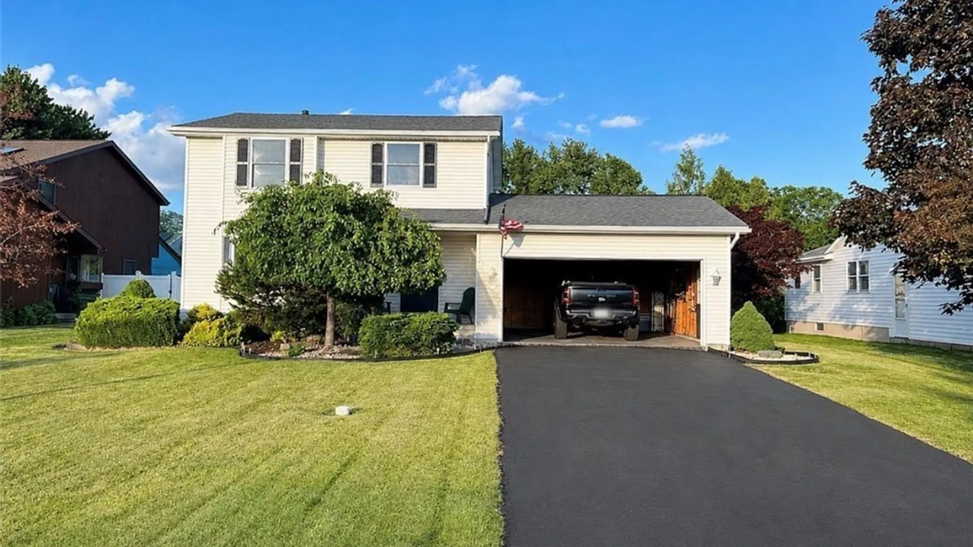 Property at 7001 Rebecca Drive, Wheatfield, NY 14304 2