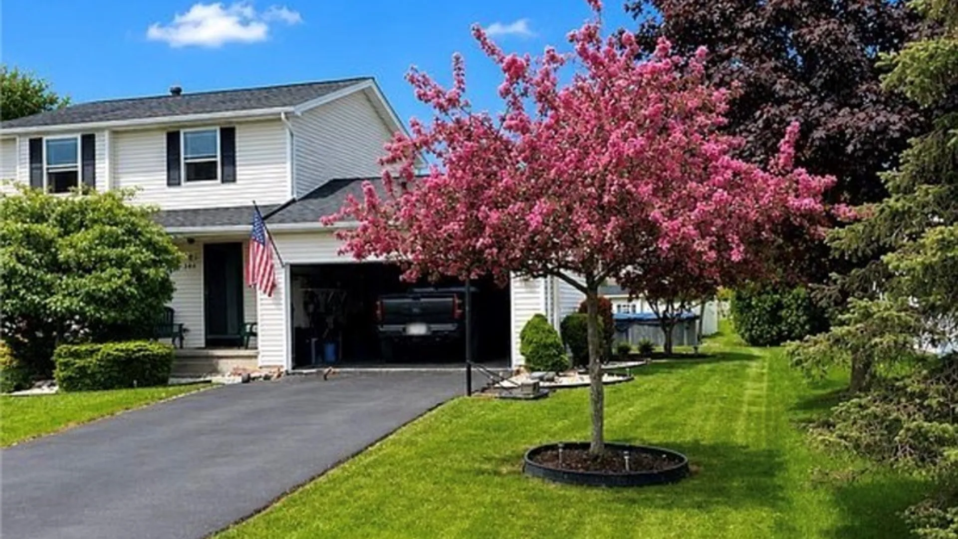 Property at 7001 Rebecca Drive, Wheatfield, NY 14304 3