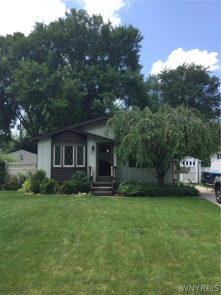 Property at 3542 Warner Drive, Grand Island, NY 14072