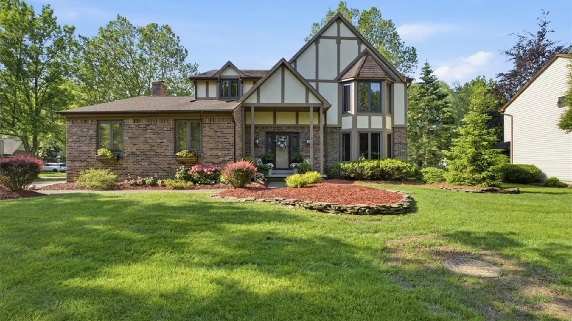 Property at 34 Birdsong Circle, Amherst, NY 14051 3