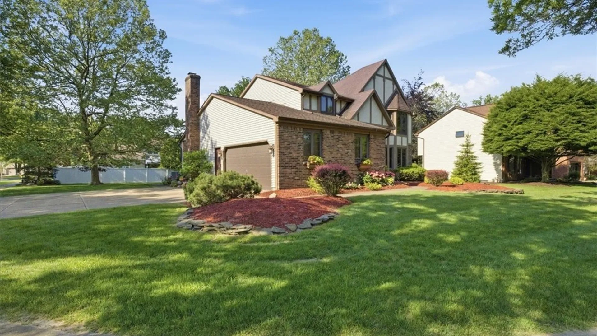 Property at 34 Birdsong Circle, Amherst, NY 14051 5