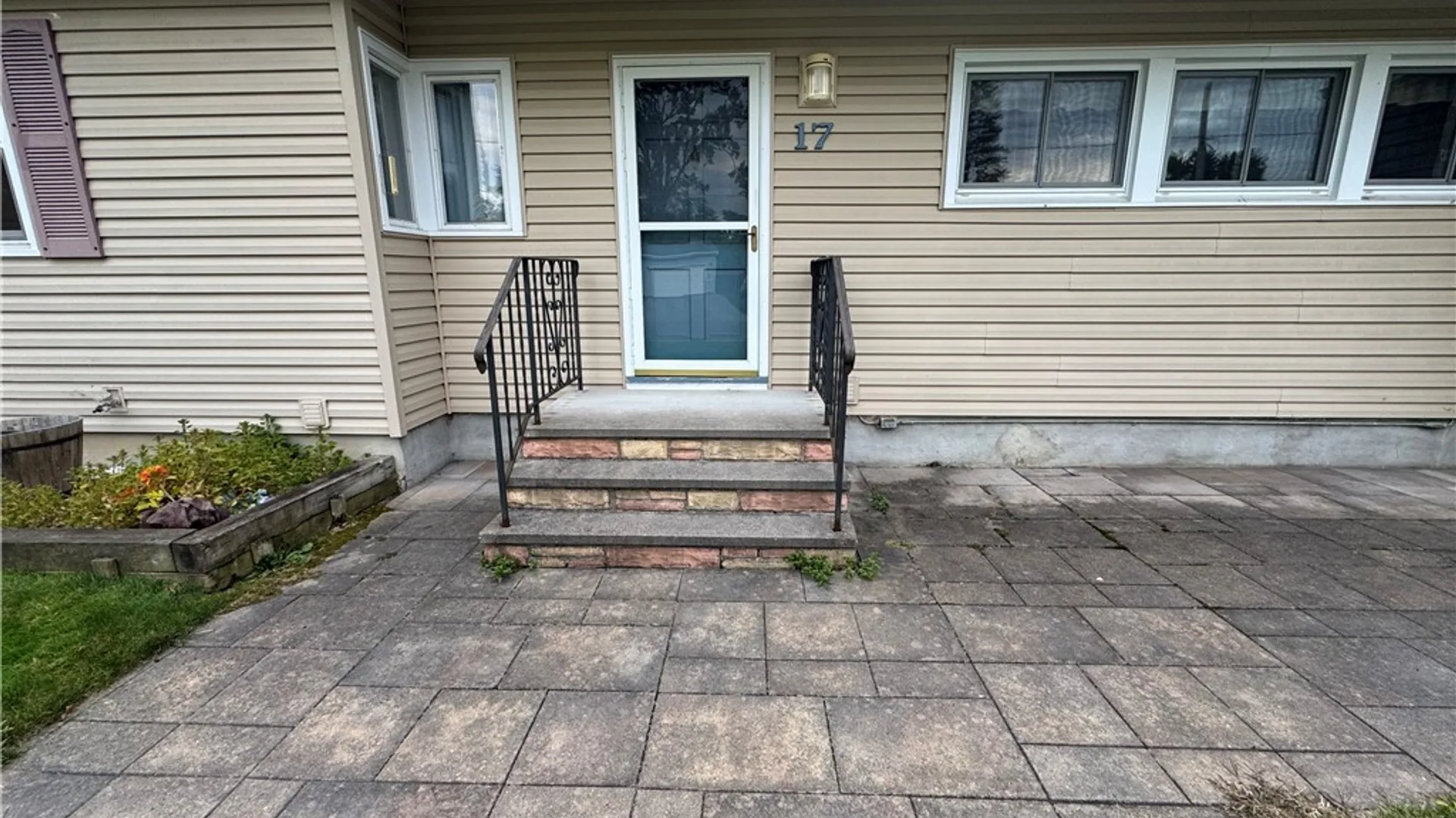 Property at 17 Gooseberry Lane, Clay, NY 13090 3
