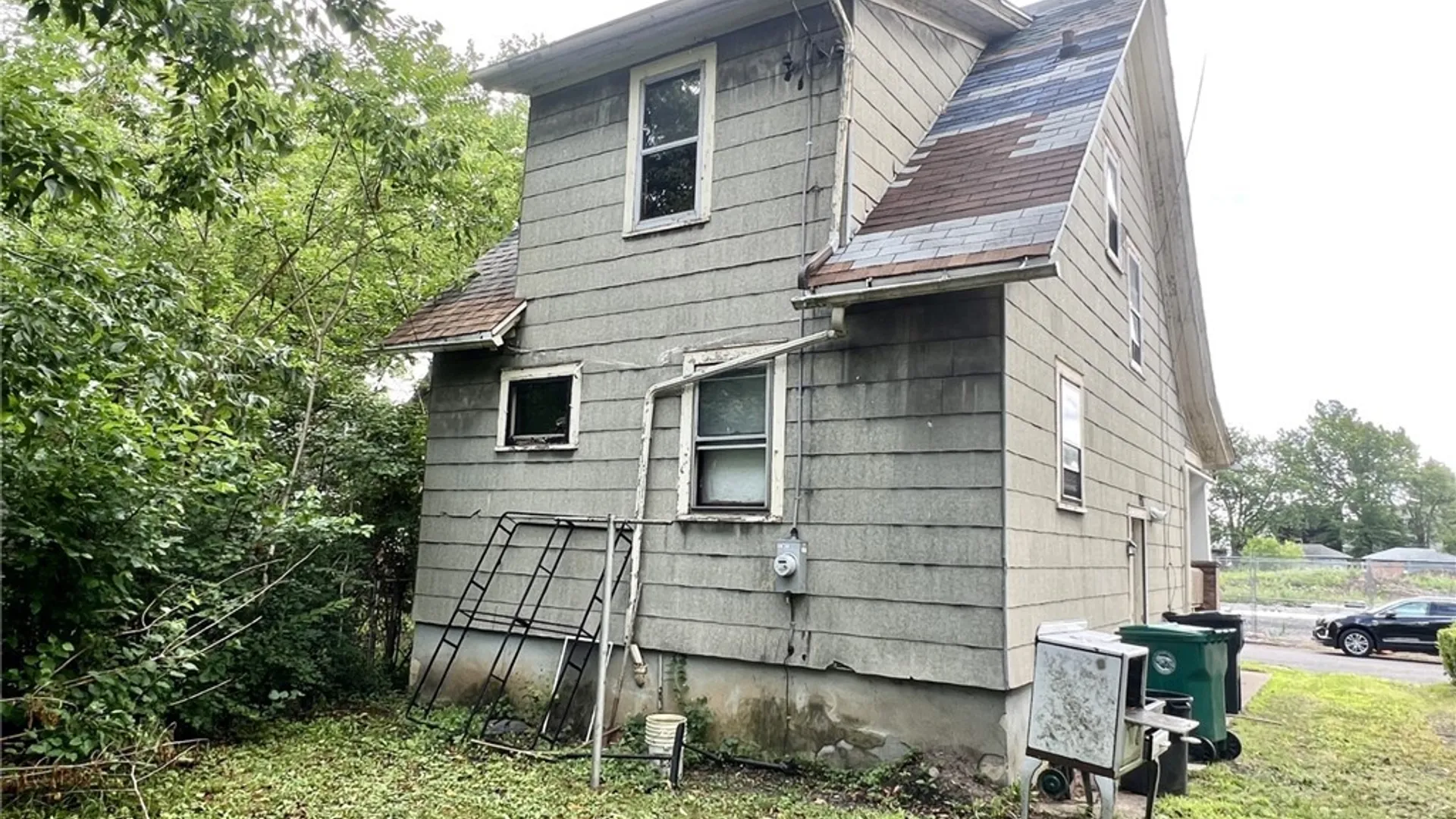 Property at 530 8th Street, Niagara Falls, NY 14301 2