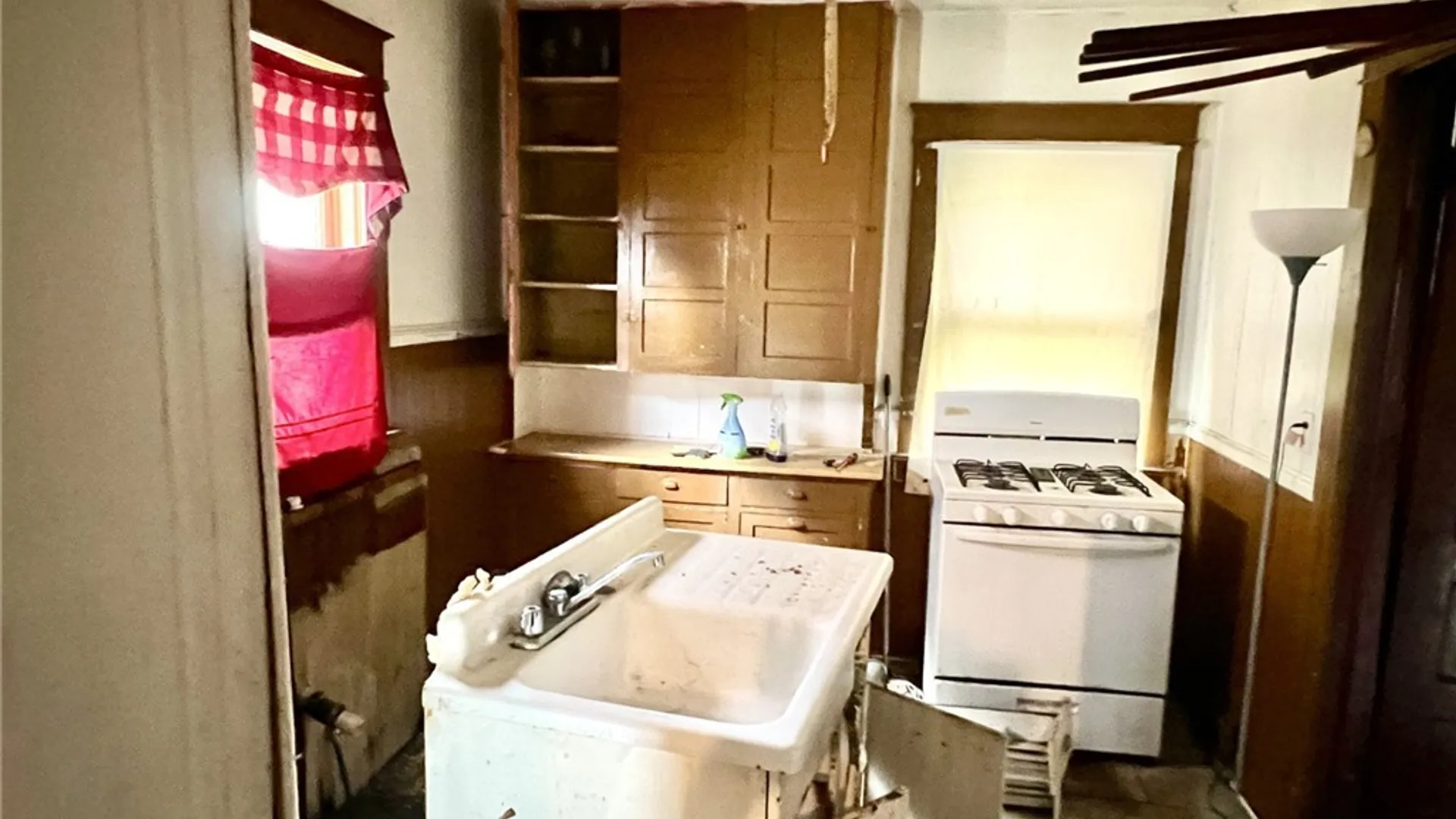 Property at 530 8th Street, Niagara Falls, NY 14301 6