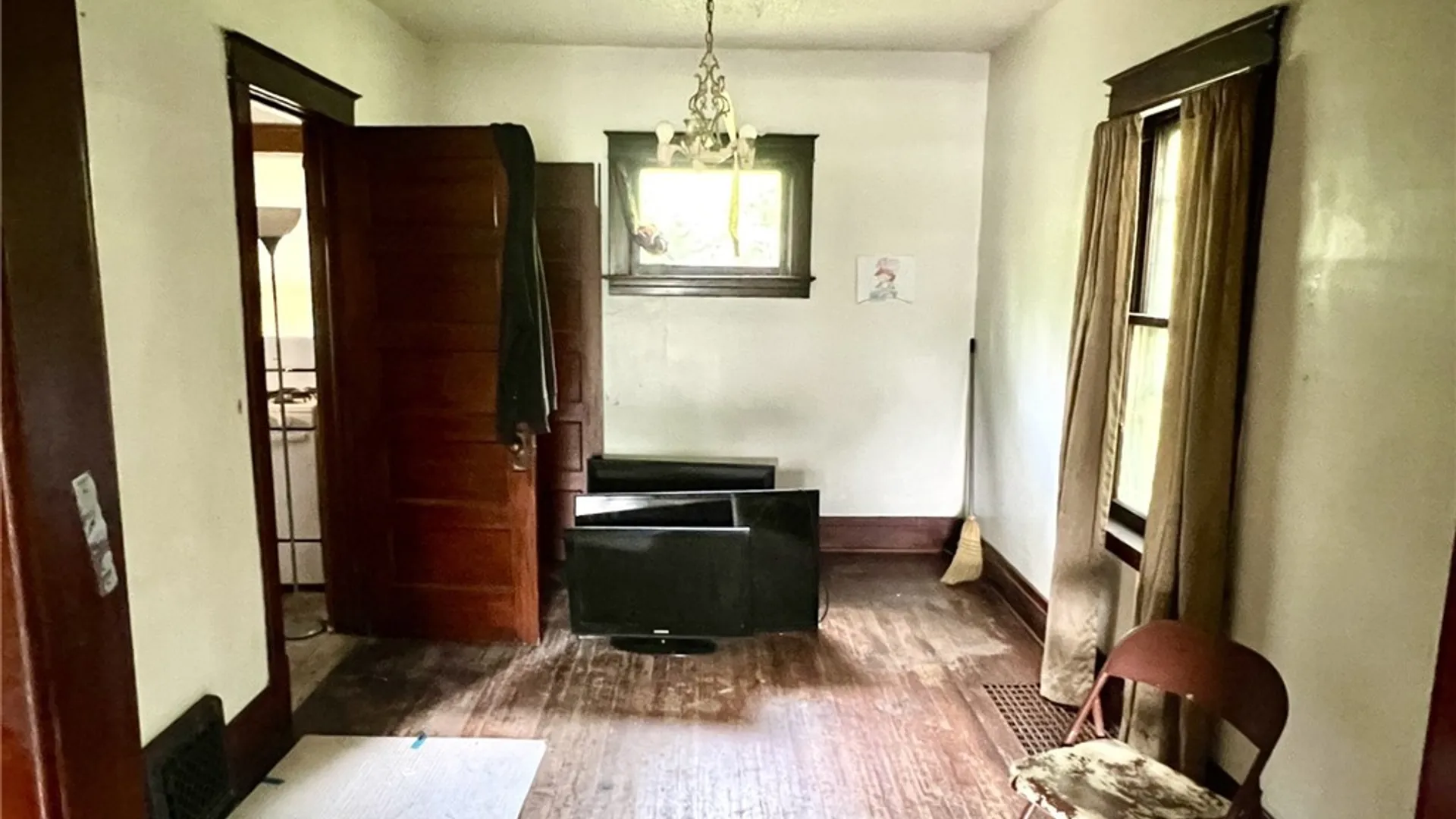 Property at 530 8th Street, Niagara Falls, NY 14301 8