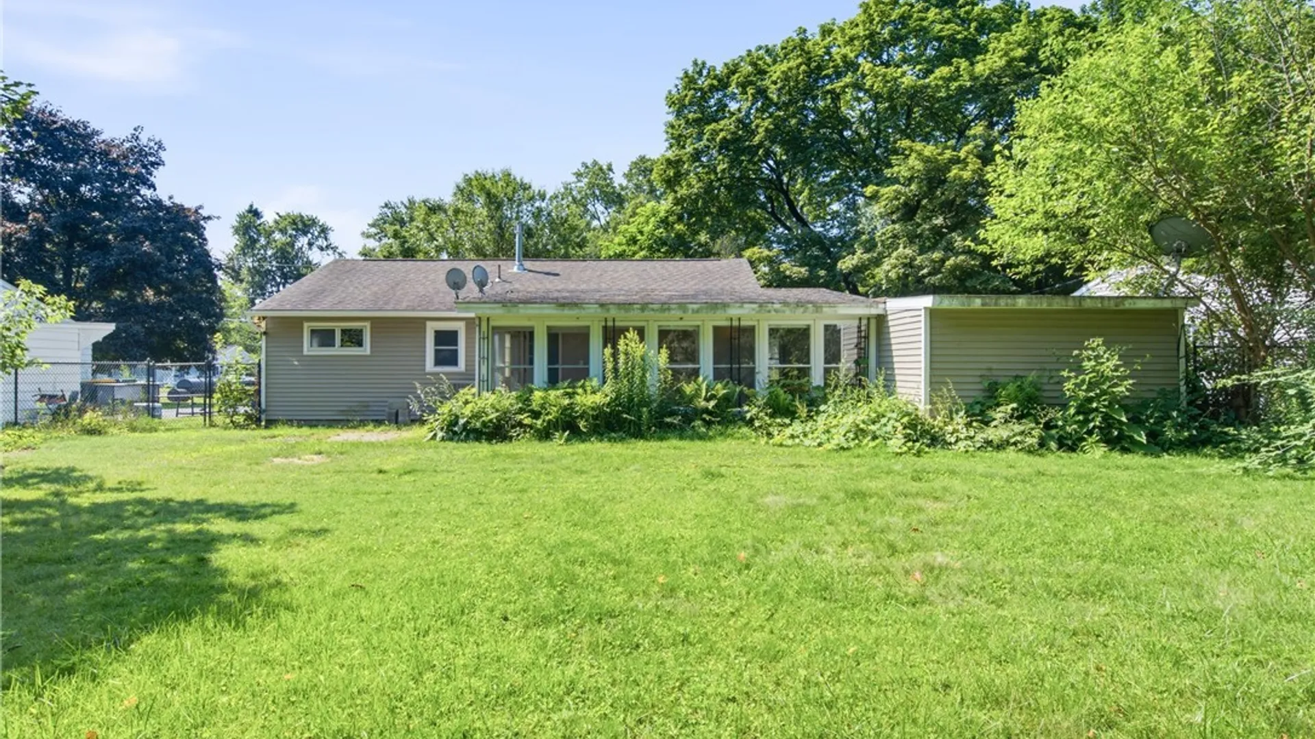 Property at 15 Lincoln Road, Clay, NY 13212 25