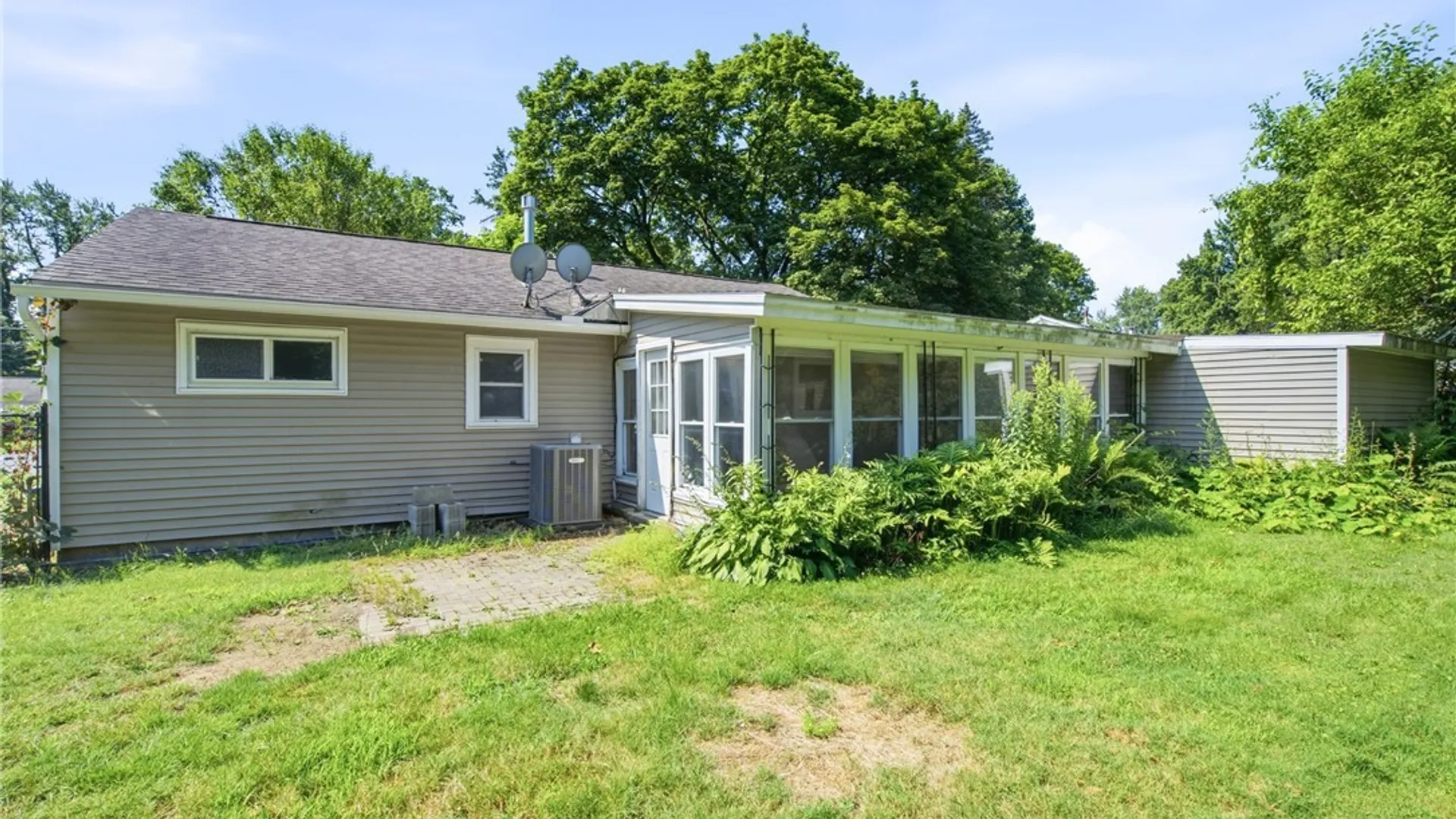 Property at 15 Lincoln Road, Clay, NY 13212 26