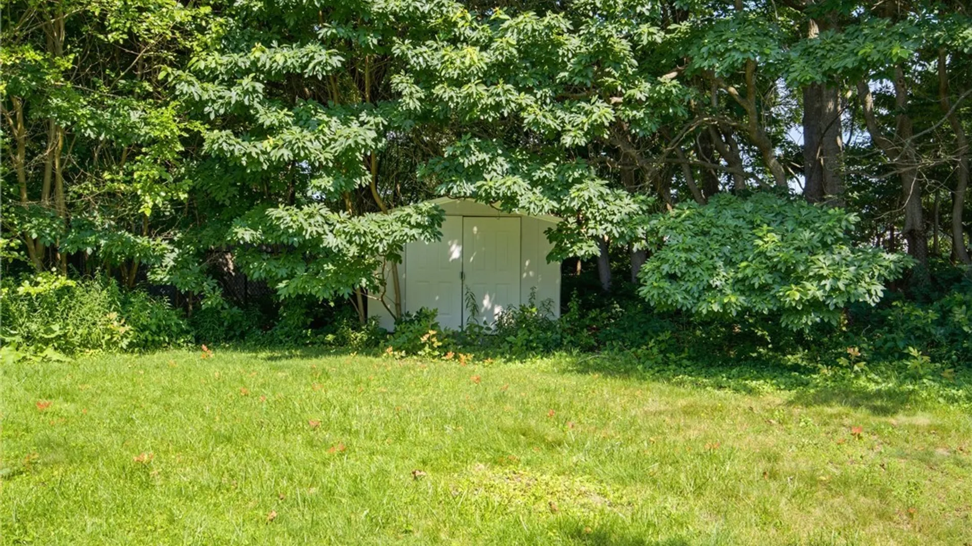Property at 15 Lincoln Road, Clay, NY 13212 27