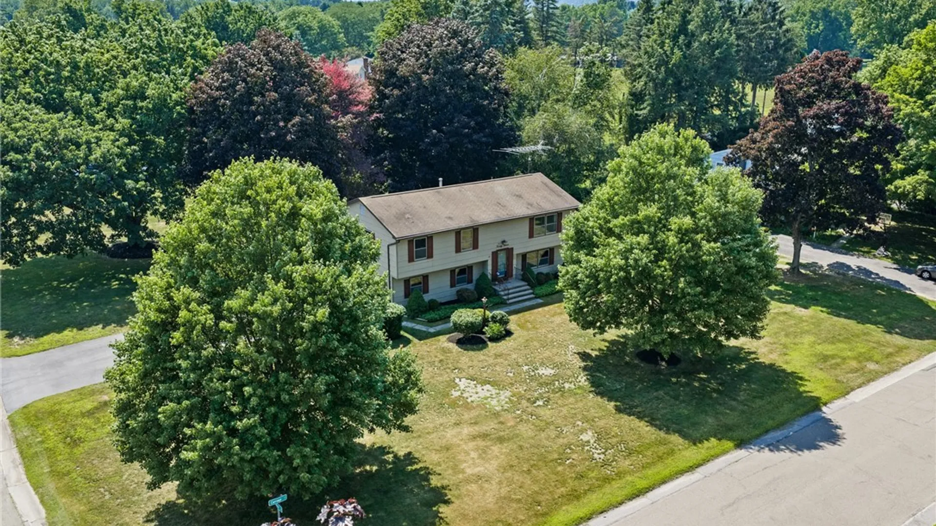 Property at 27 Carriage Court, Pittsford, NY 14534 10