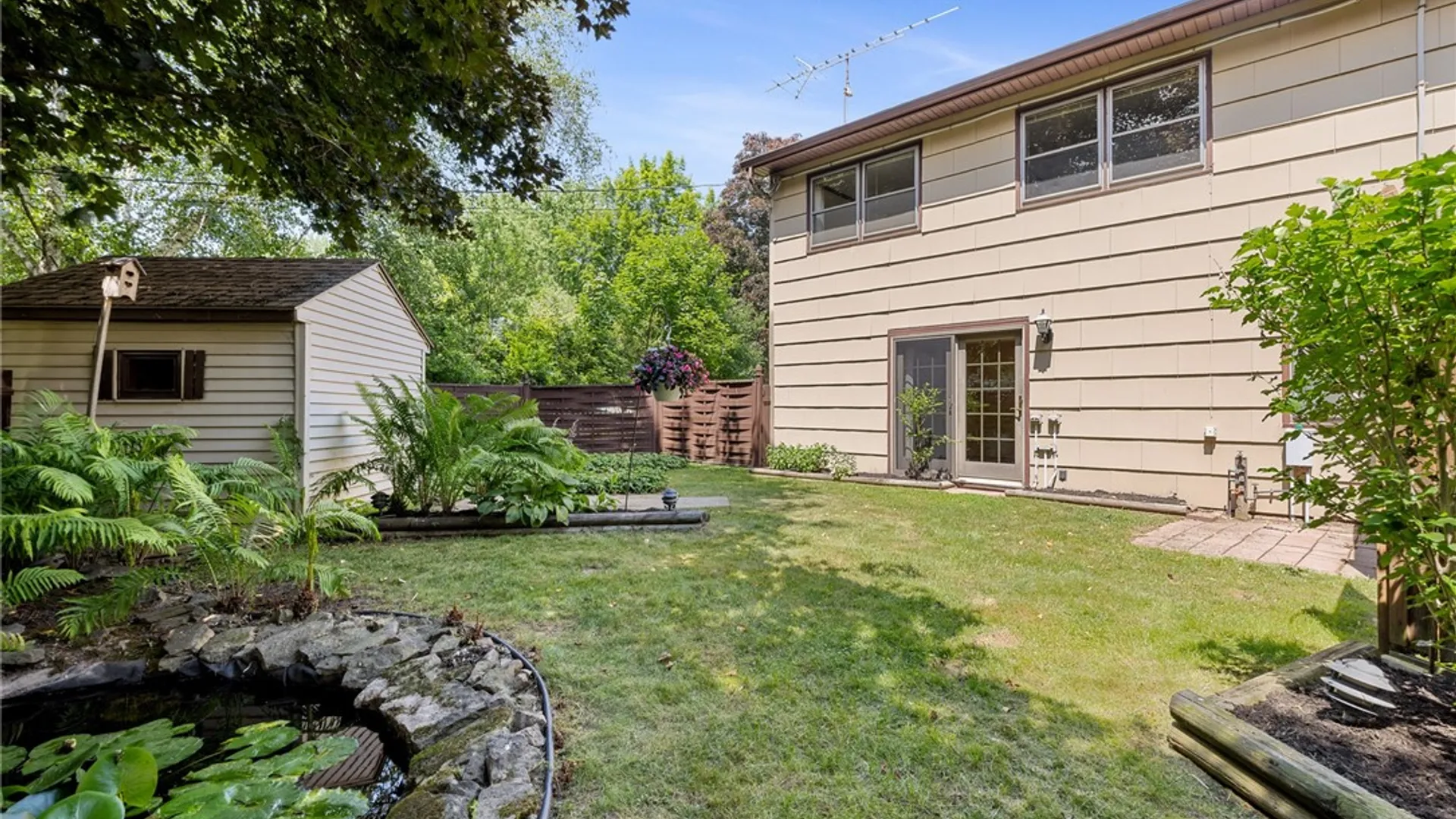 Property at 27 Carriage Court, Pittsford, NY 14534 11