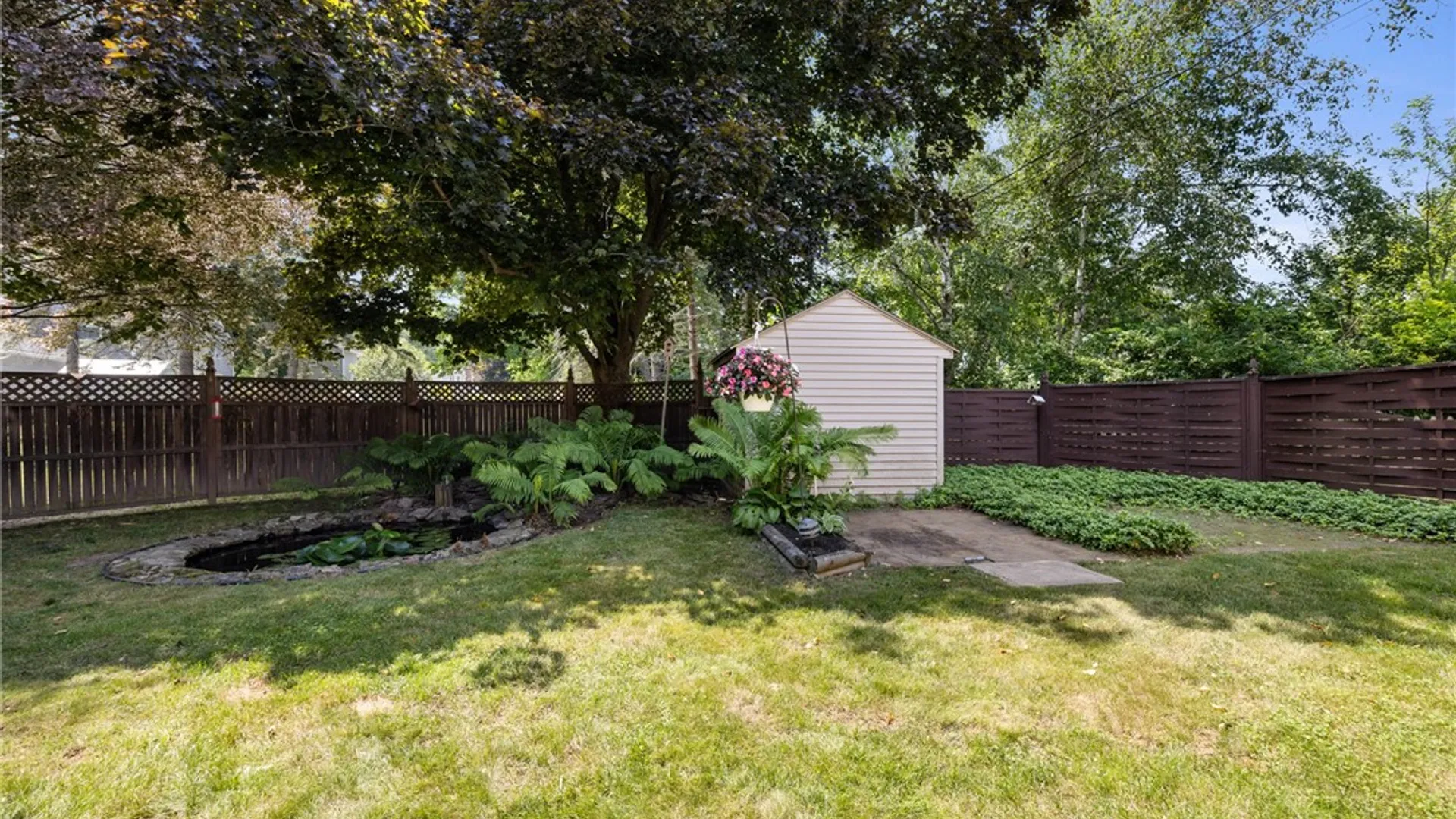 Property at 27 Carriage Court, Pittsford, NY 14534 12