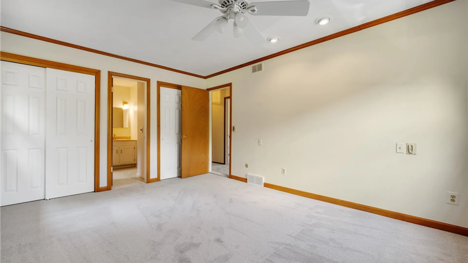 Property at 27 Carriage Court, Pittsford, NY 14534 27