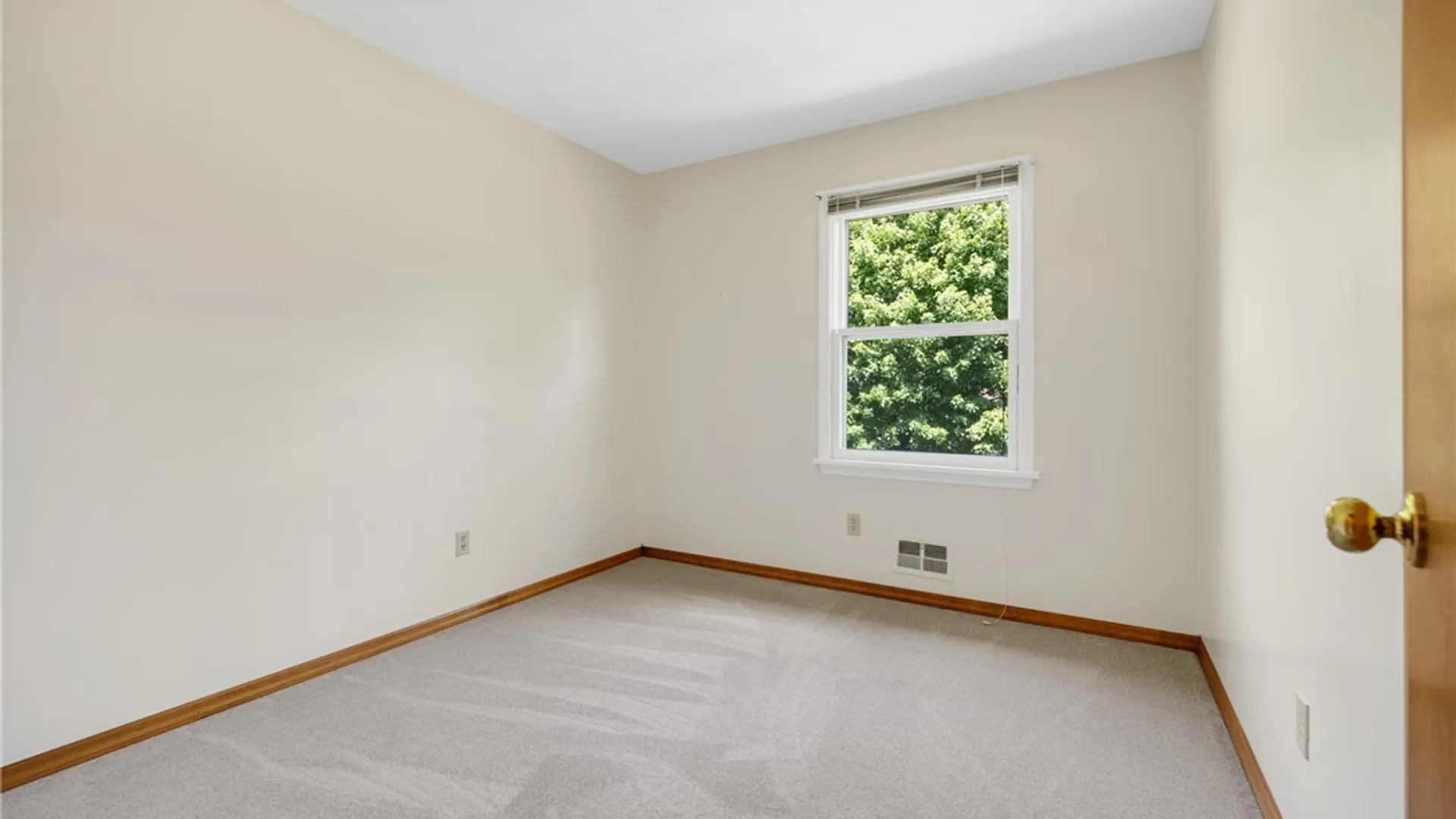 Property at 27 Carriage Court, Pittsford, NY 14534 31