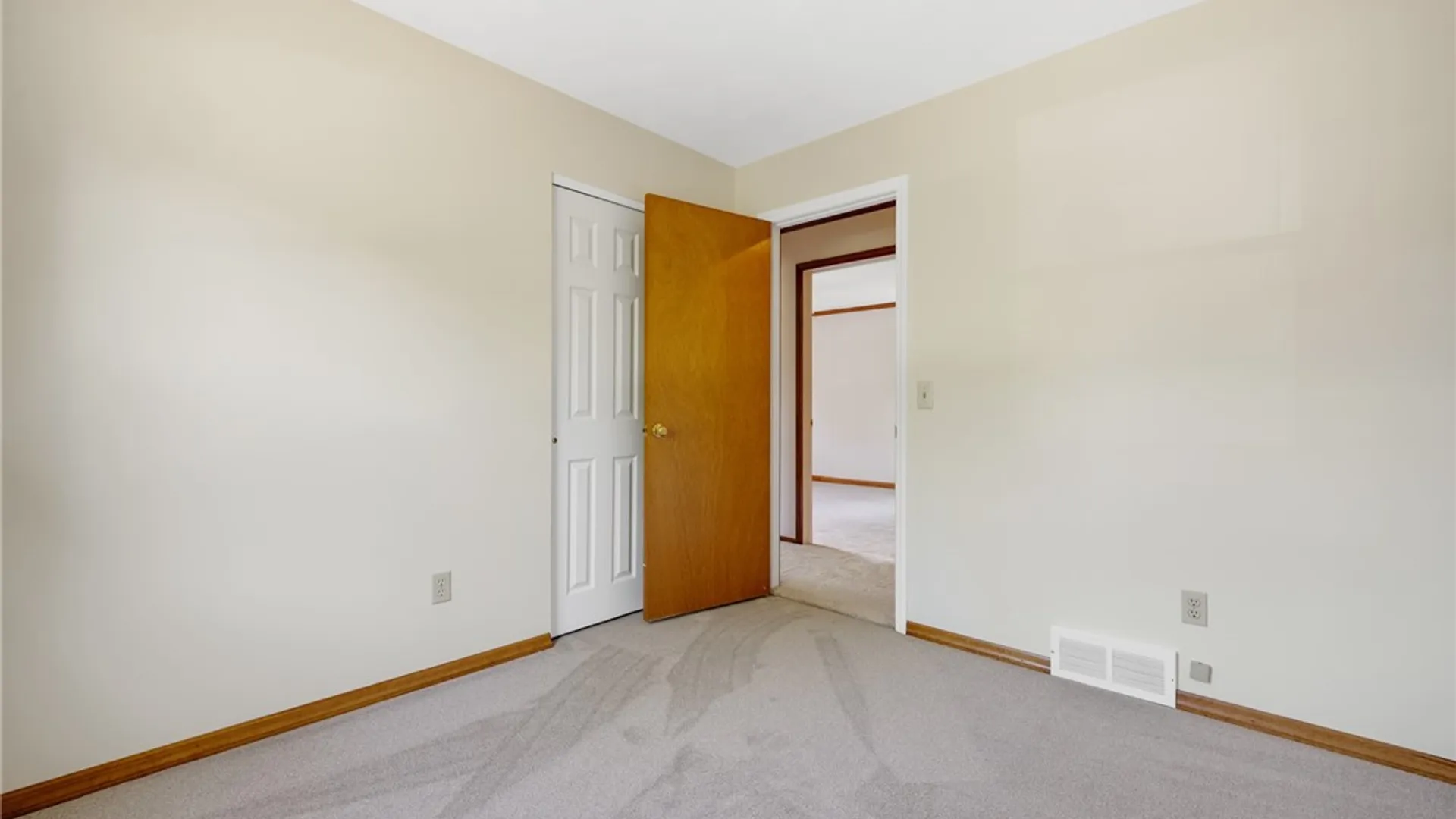 Property at 27 Carriage Court, Pittsford, NY 14534 32