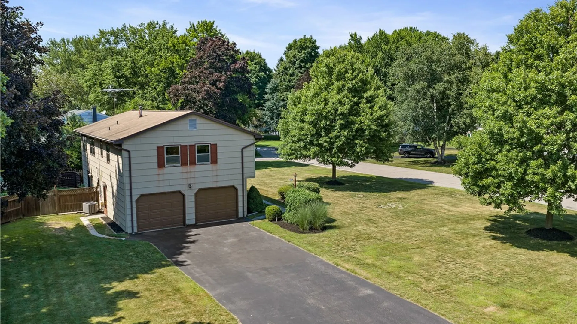 Property at 27 Carriage Court, Pittsford, NY 14534 4