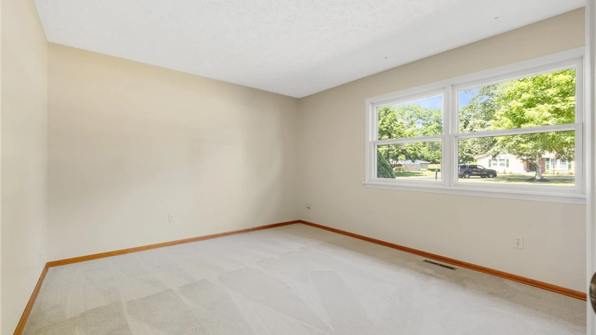 Property at 27 Carriage Court, Pittsford, NY 14534 40