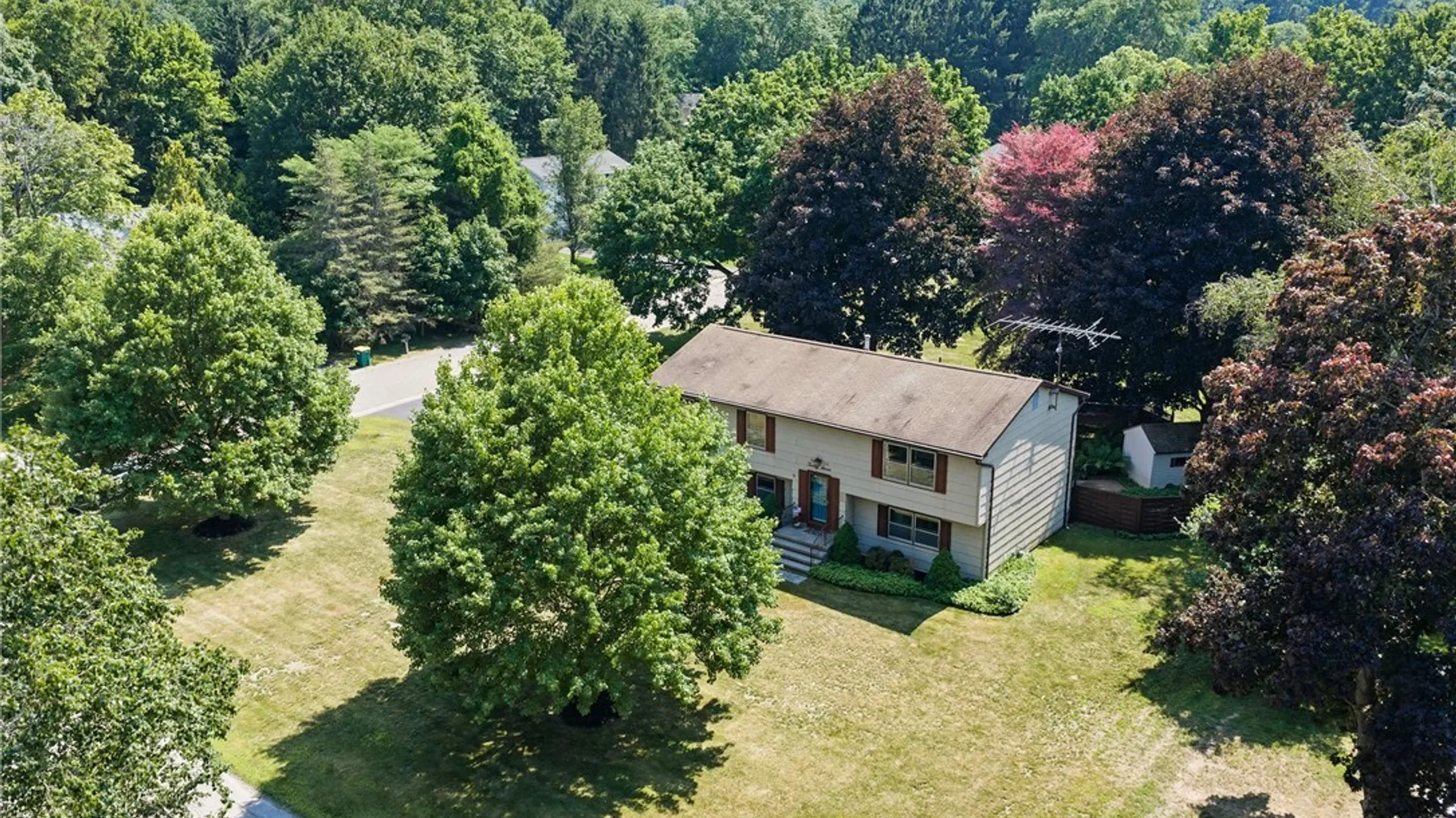 Property at 27 Carriage Court, Pittsford, NY 14534 5
