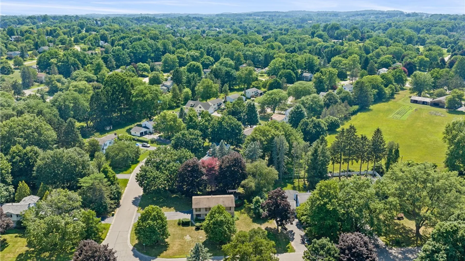 Property at 27 Carriage Court, Pittsford, NY 14534 8