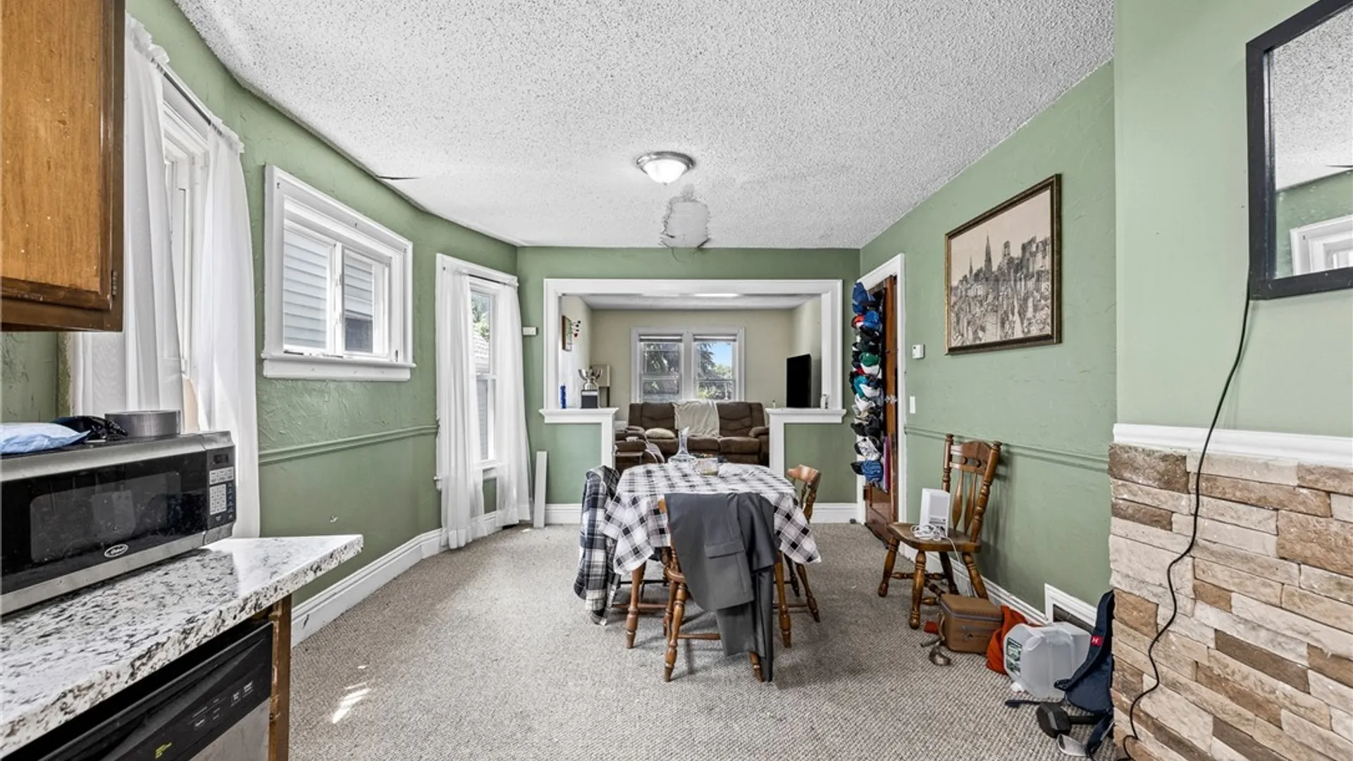 Property at 17 Indian Road, Buffalo, NY 14227 27