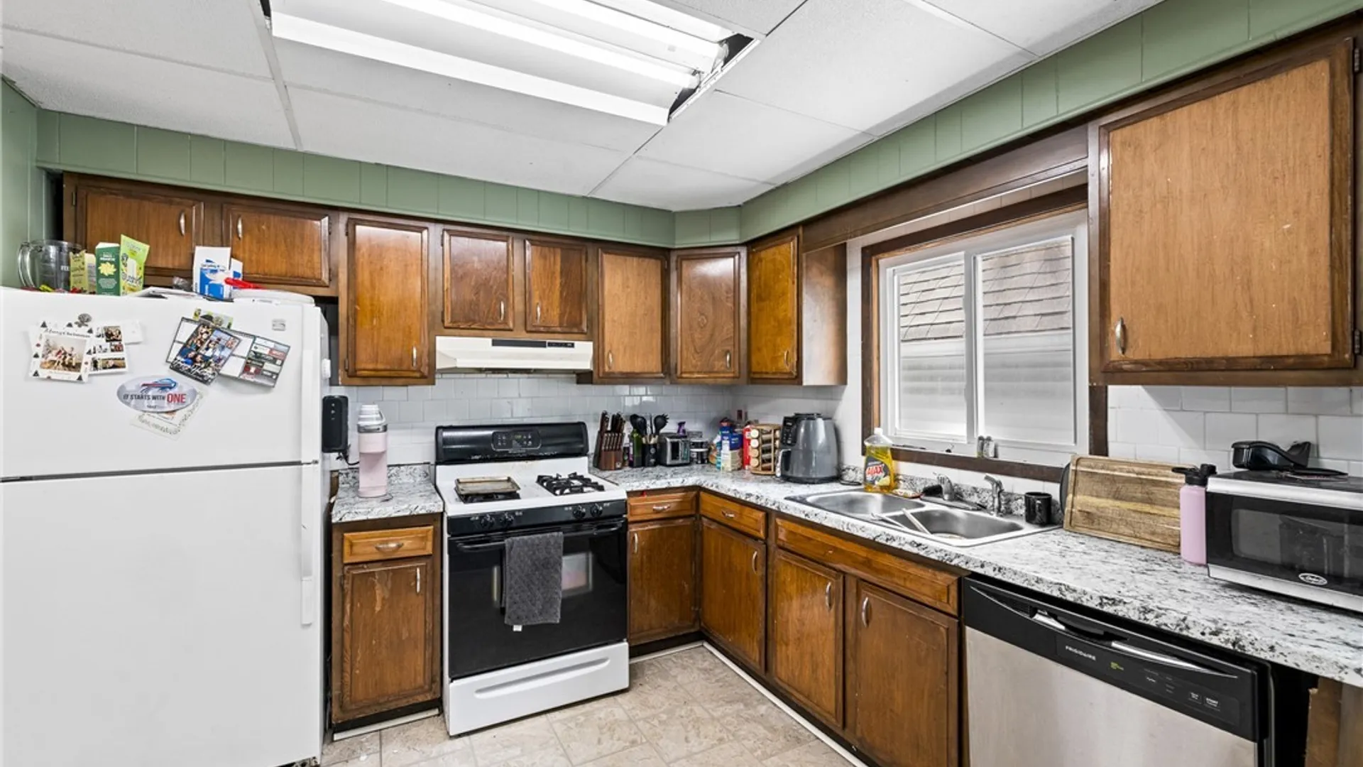 Property at 17 Indian Road, Buffalo, NY 14227 28
