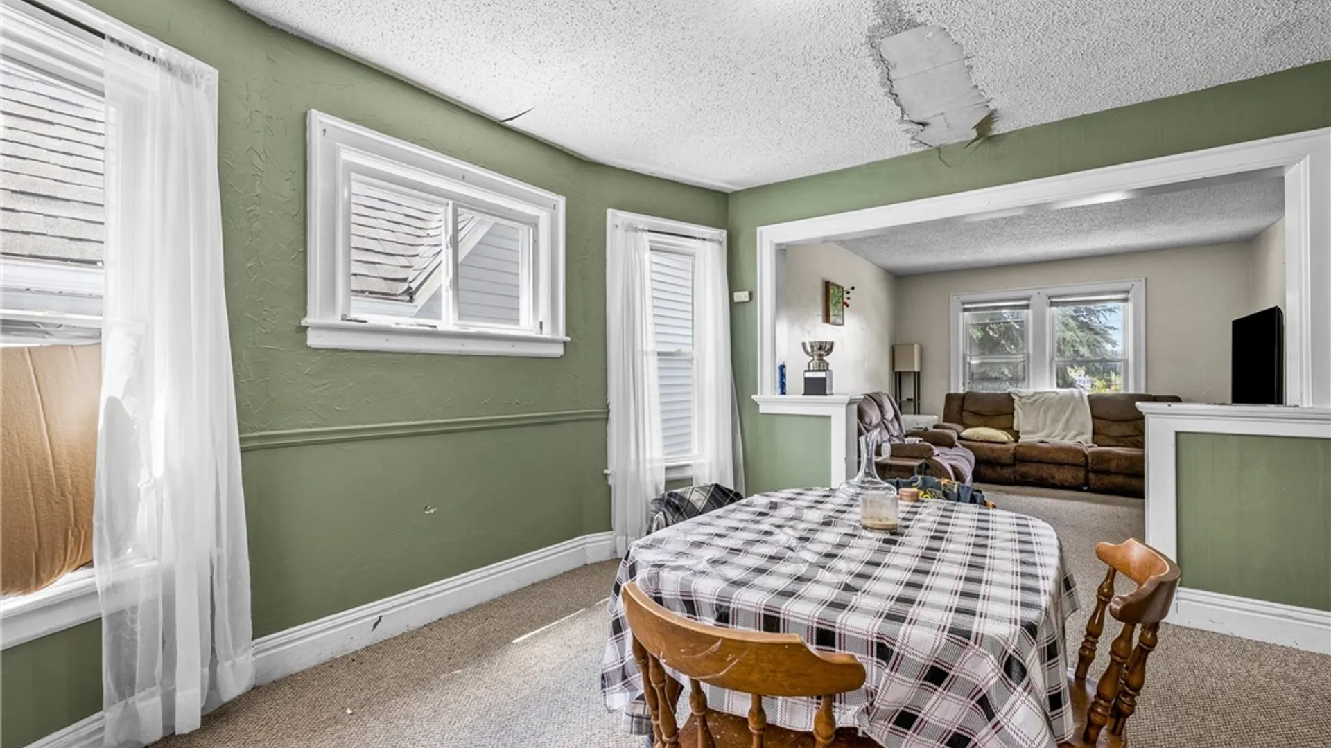Property at 17 Indian Road, Buffalo, NY 14227 29