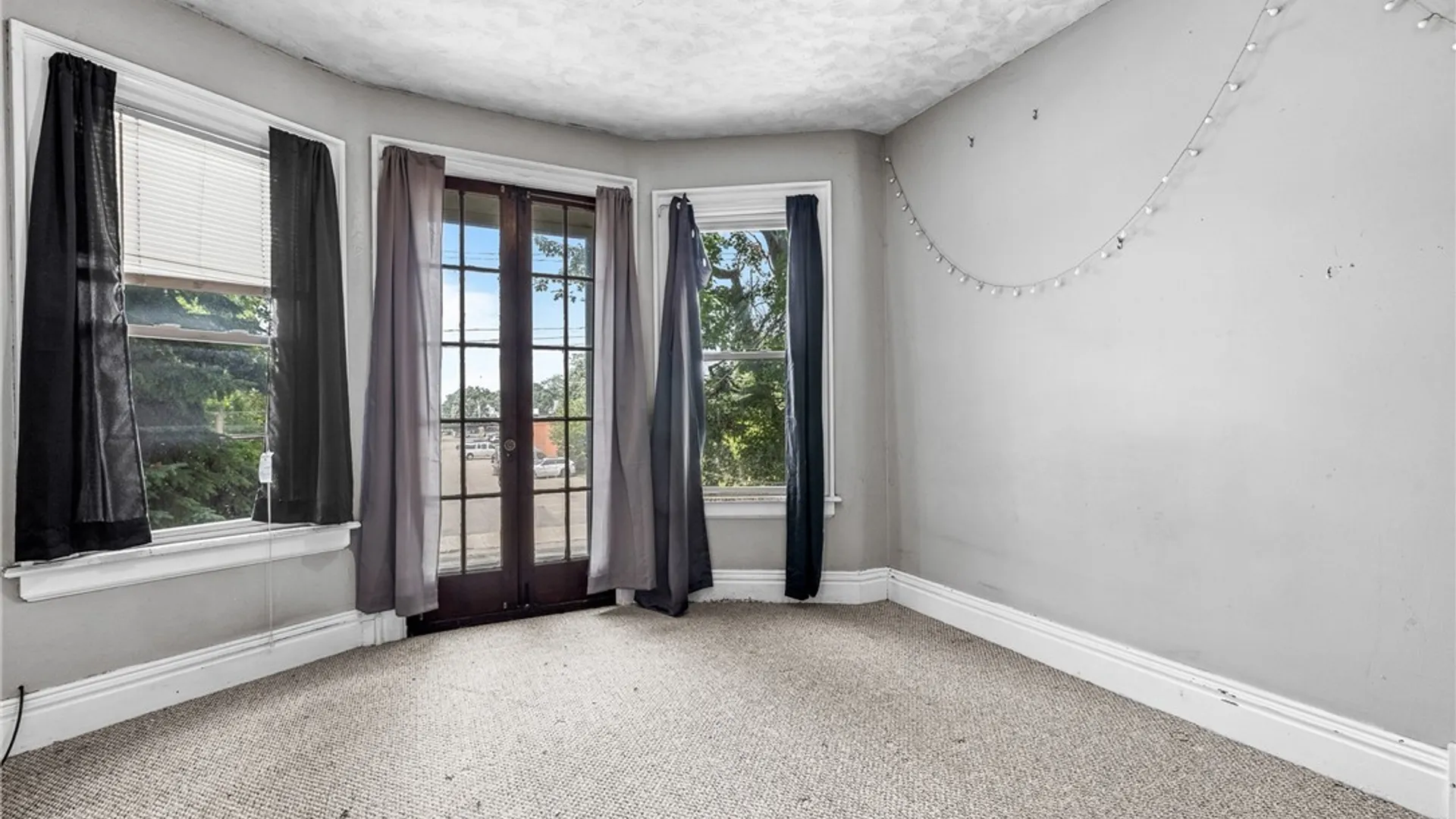 Property at 17 Indian Road, Buffalo, NY 14227 32