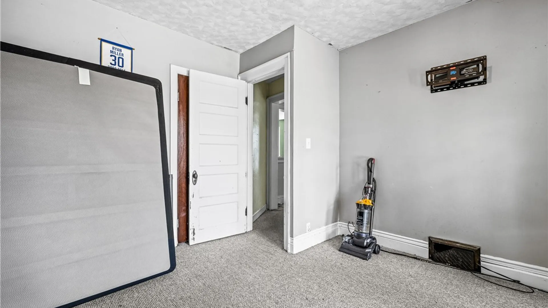 Property at 17 Indian Road, Buffalo, NY 14227 33