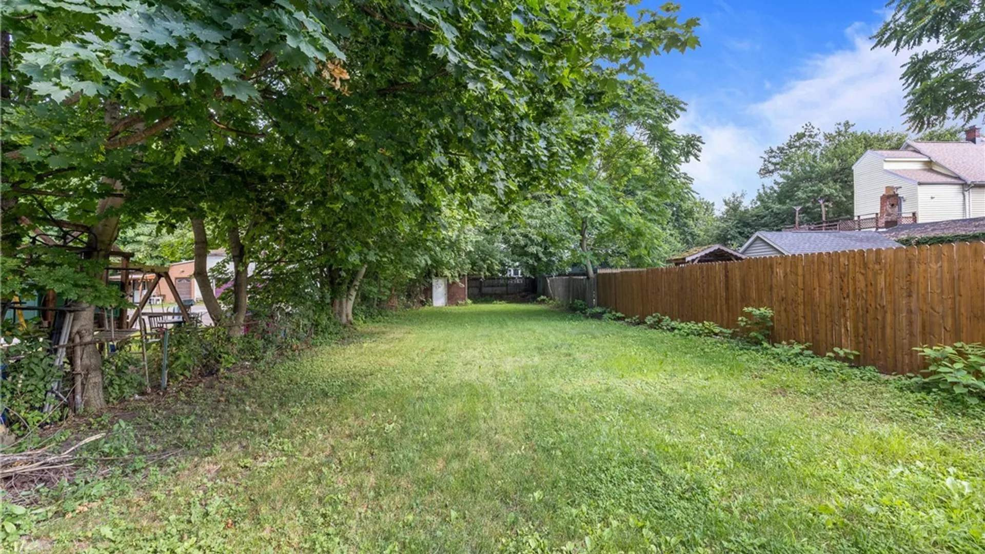 Property at 17 Indian Road, Buffalo, NY 14227 7